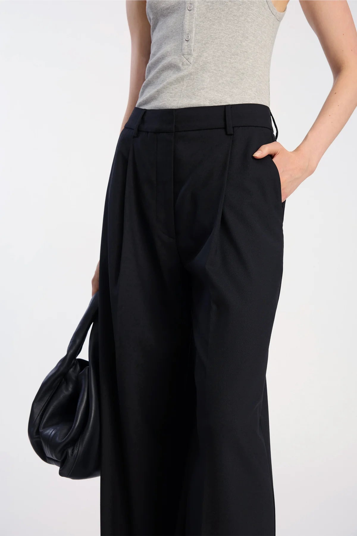 MUNTHE LUPON BLACK PANTS 126