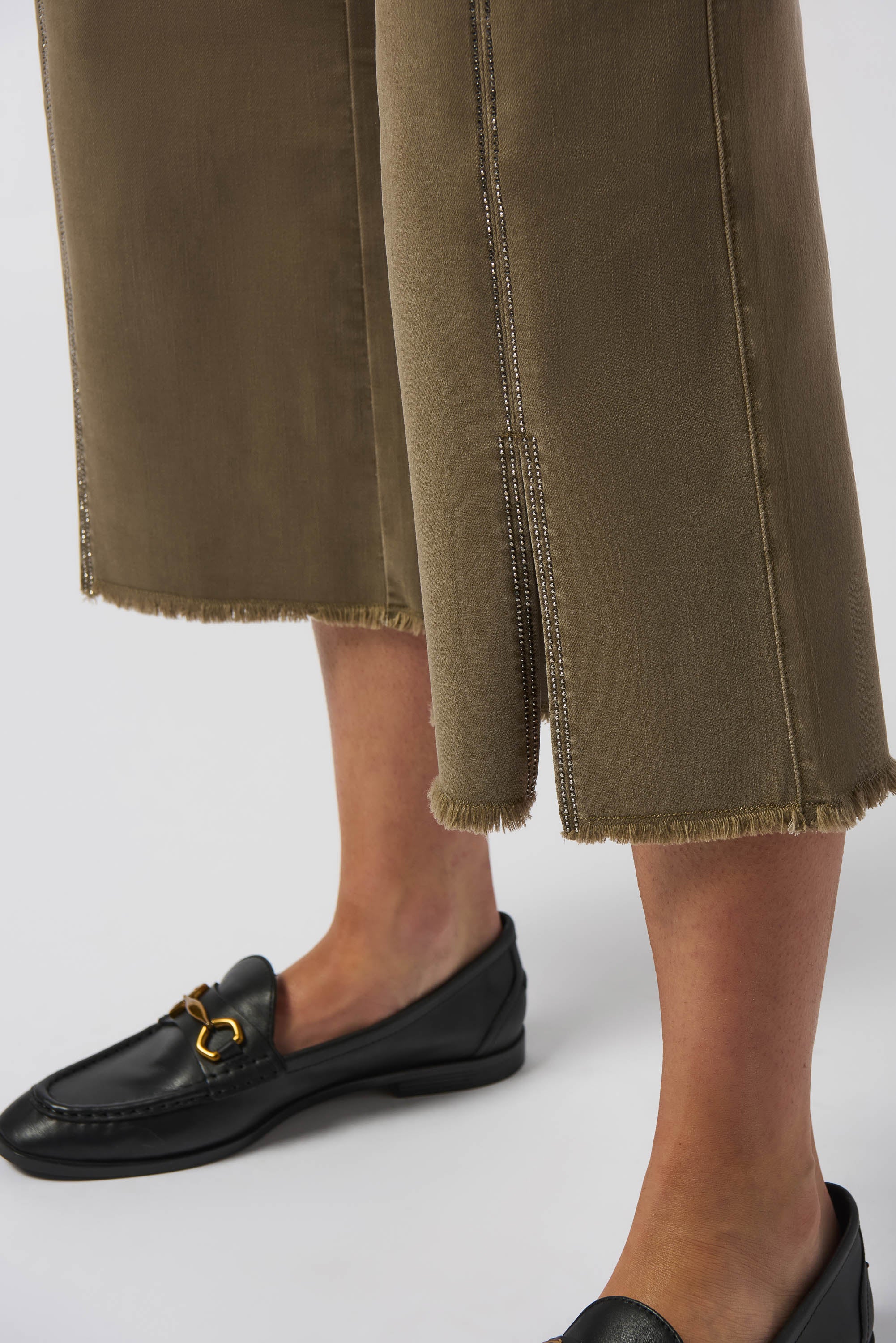 JOSEPH RIBKOFF BEIGE EMBELLISHED CULOTTE JEANS 251901F25-4266-225