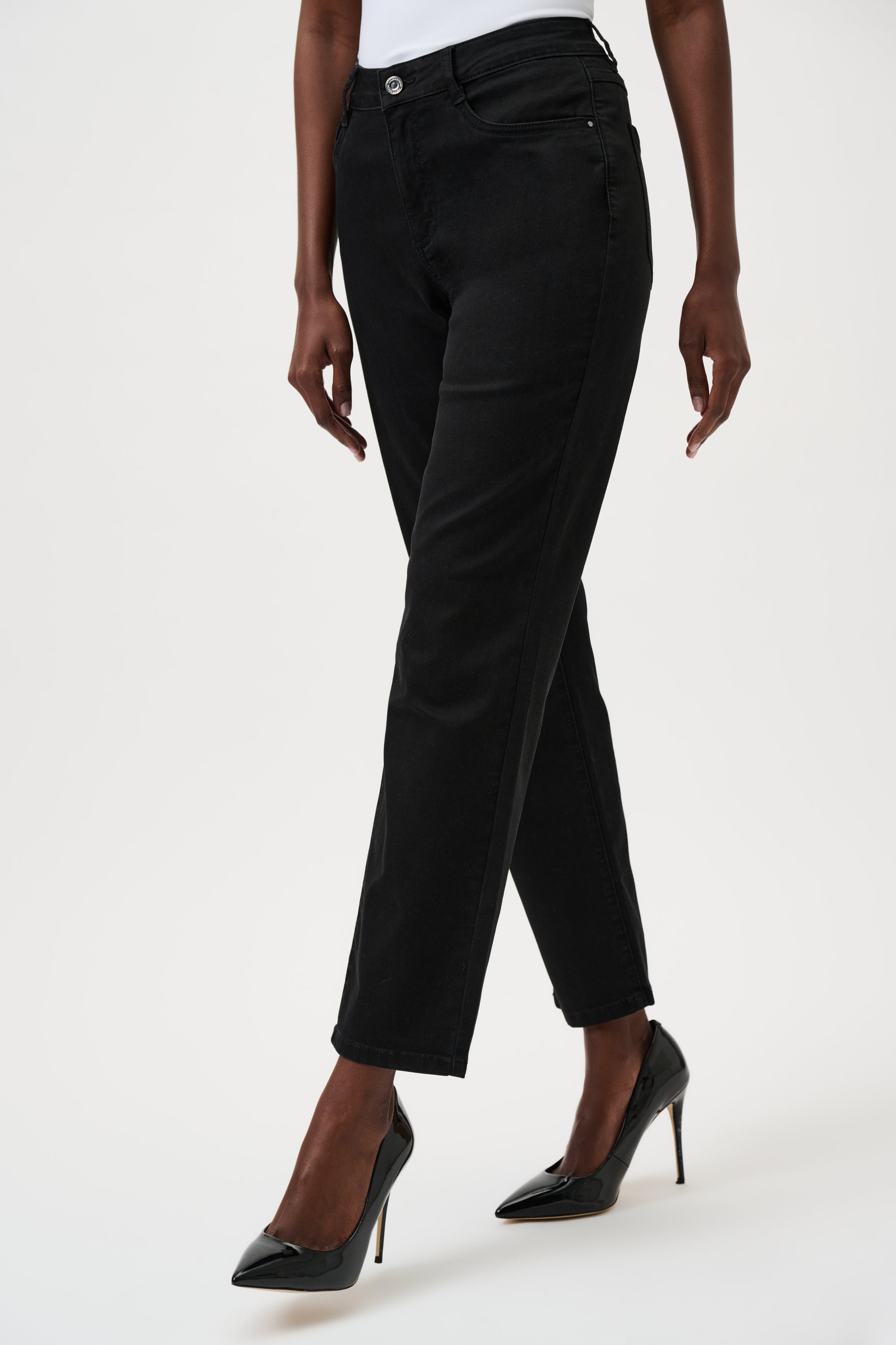 JOSEPH RIBKOFF GIA BLACK JEANS 251966BCO-11 126