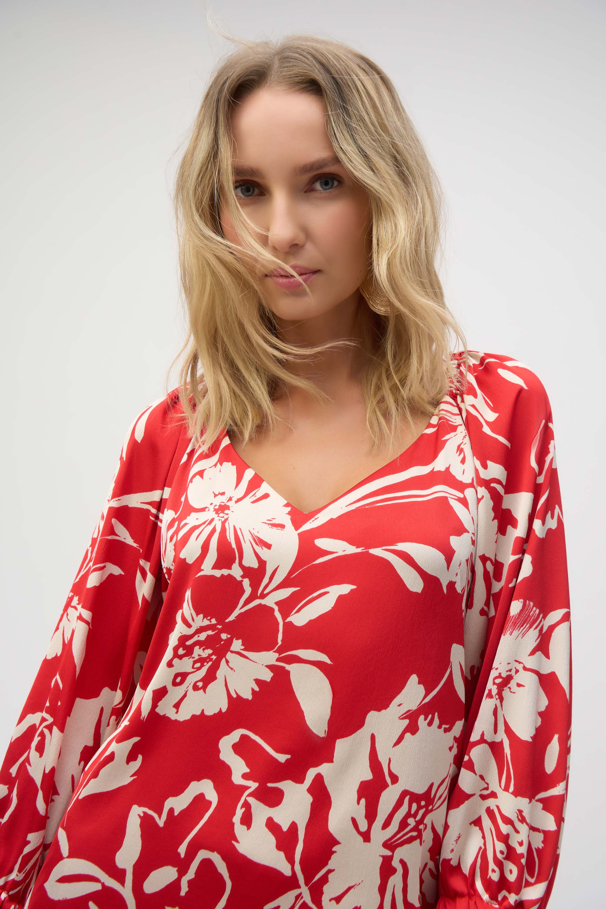 JOSEPH RIBKOFF RED PRINT TOP 252119 125