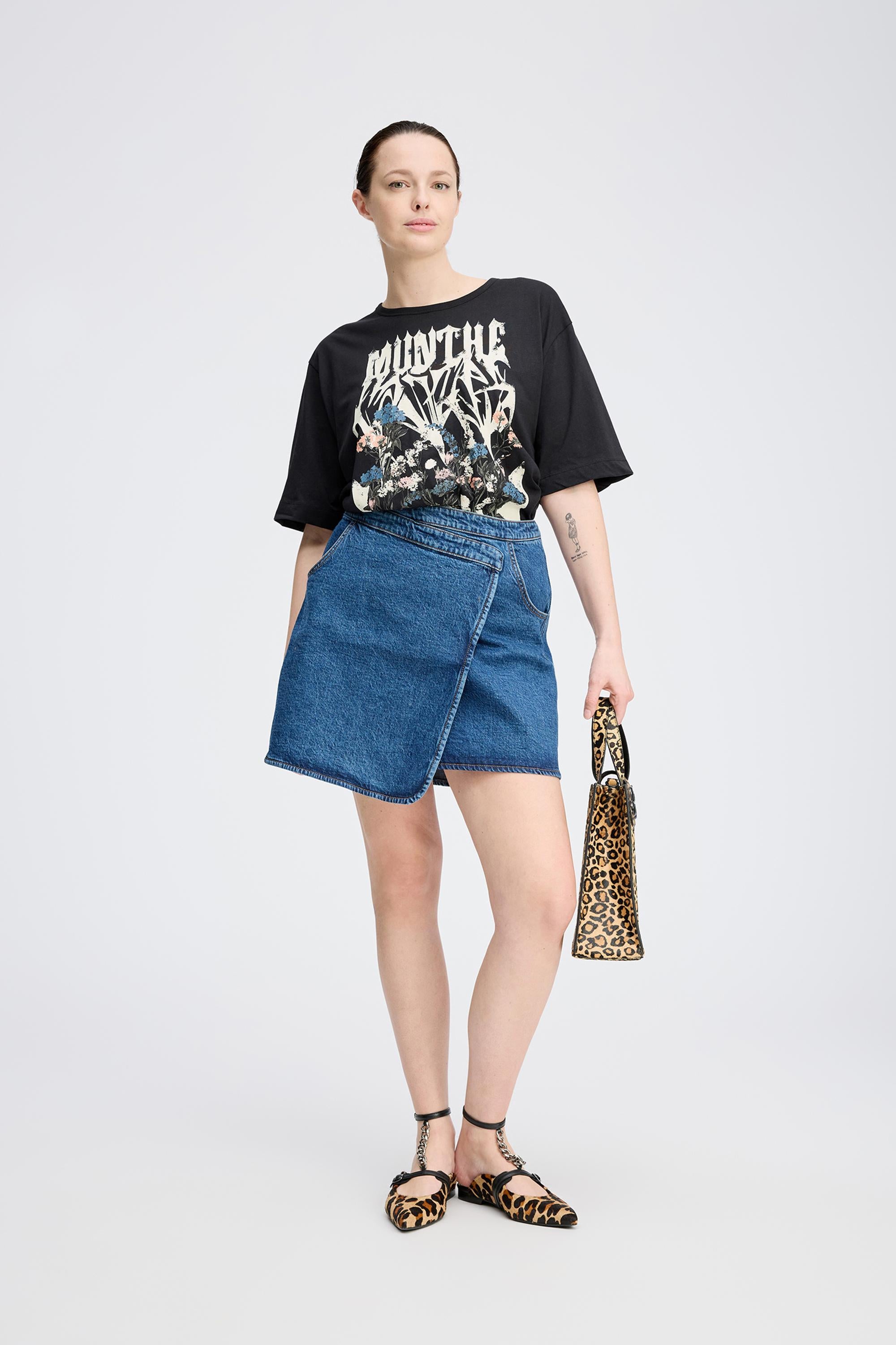 MUNTHE PRIZE BLACK TOP 225