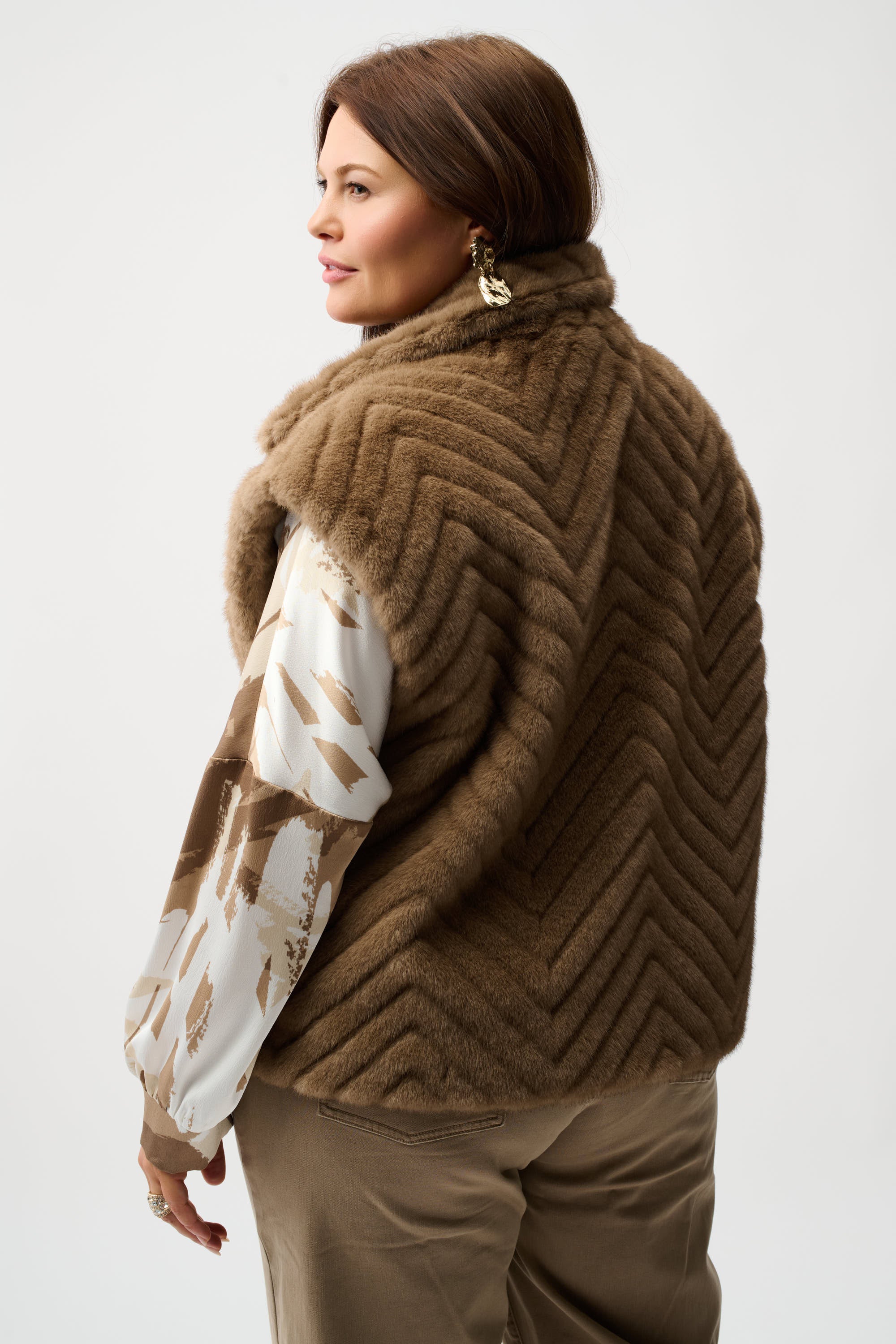 JOSEPH RIBKOFF BEIGE FAUX FUR GILET 254906-4463-225