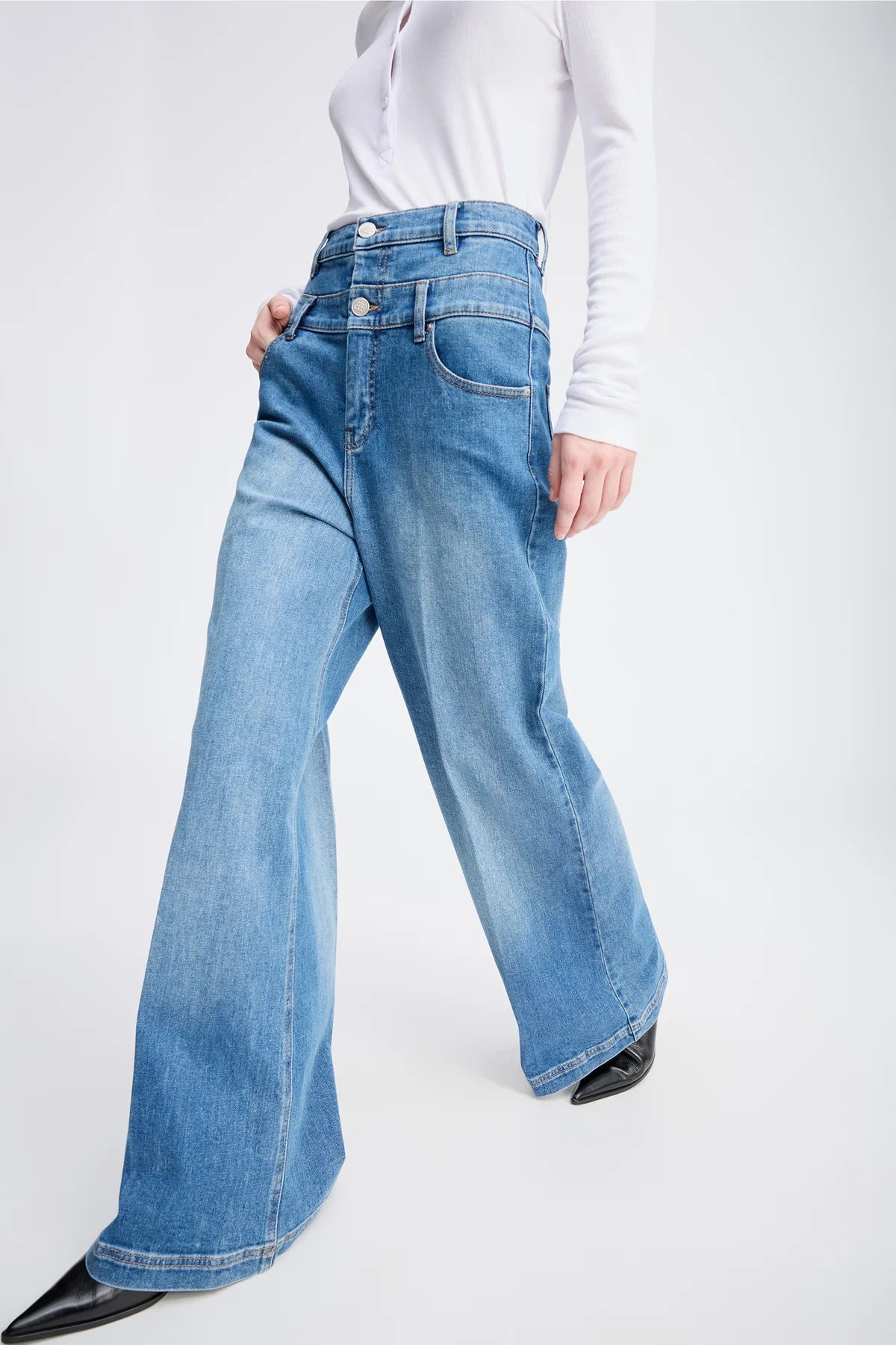 MUNTHE ROSH BLUE PANTS 126