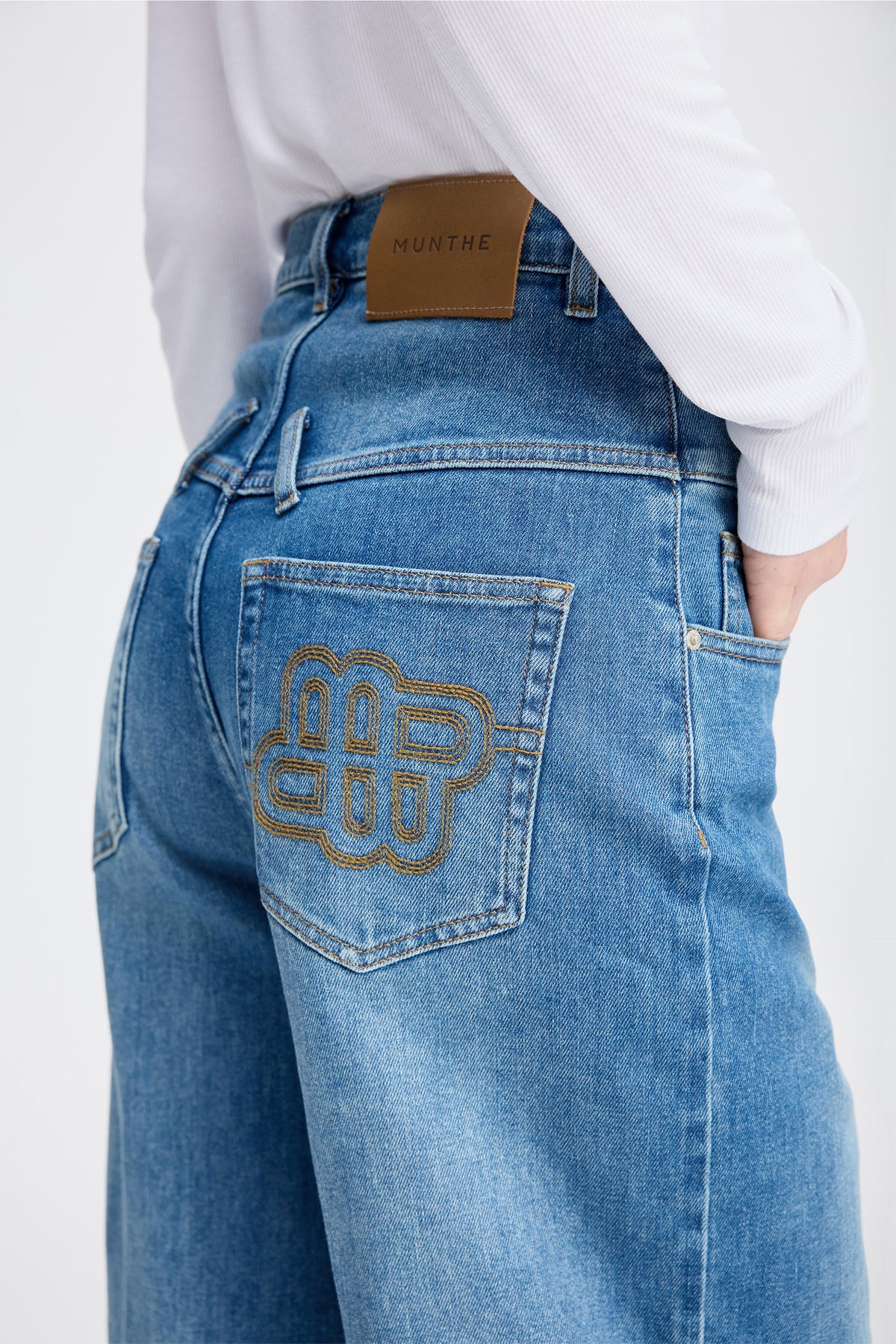 MUNTHE ROSH BLUE PANTS 126