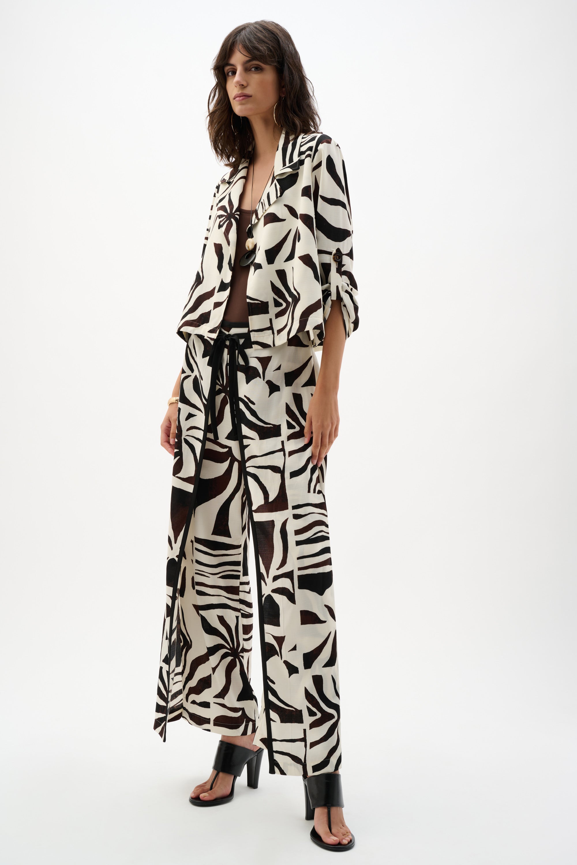 JOSEPH RIBKOFF TROPICAL PRINT TROUSERS 262056-1109 126