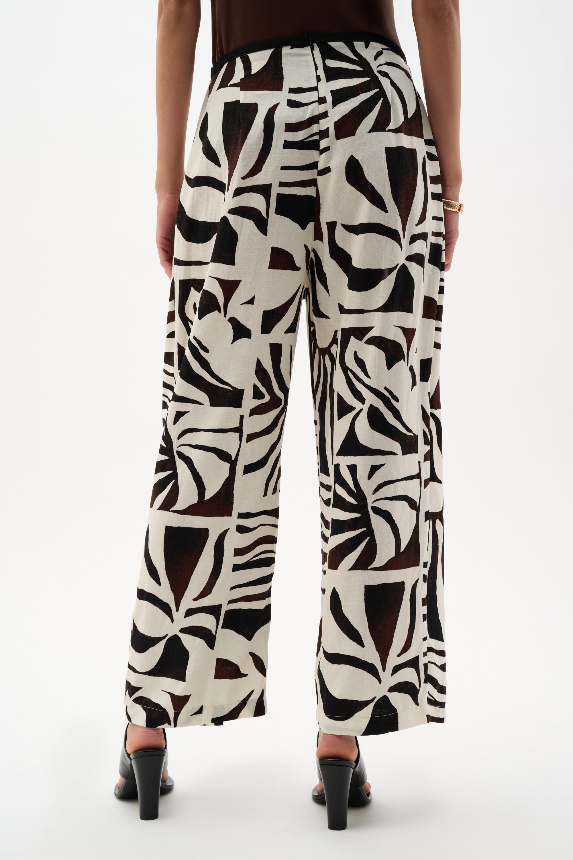 JOSEPH RIBKOFF TROPICAL PRINT TROUSERS 262056-1109 126