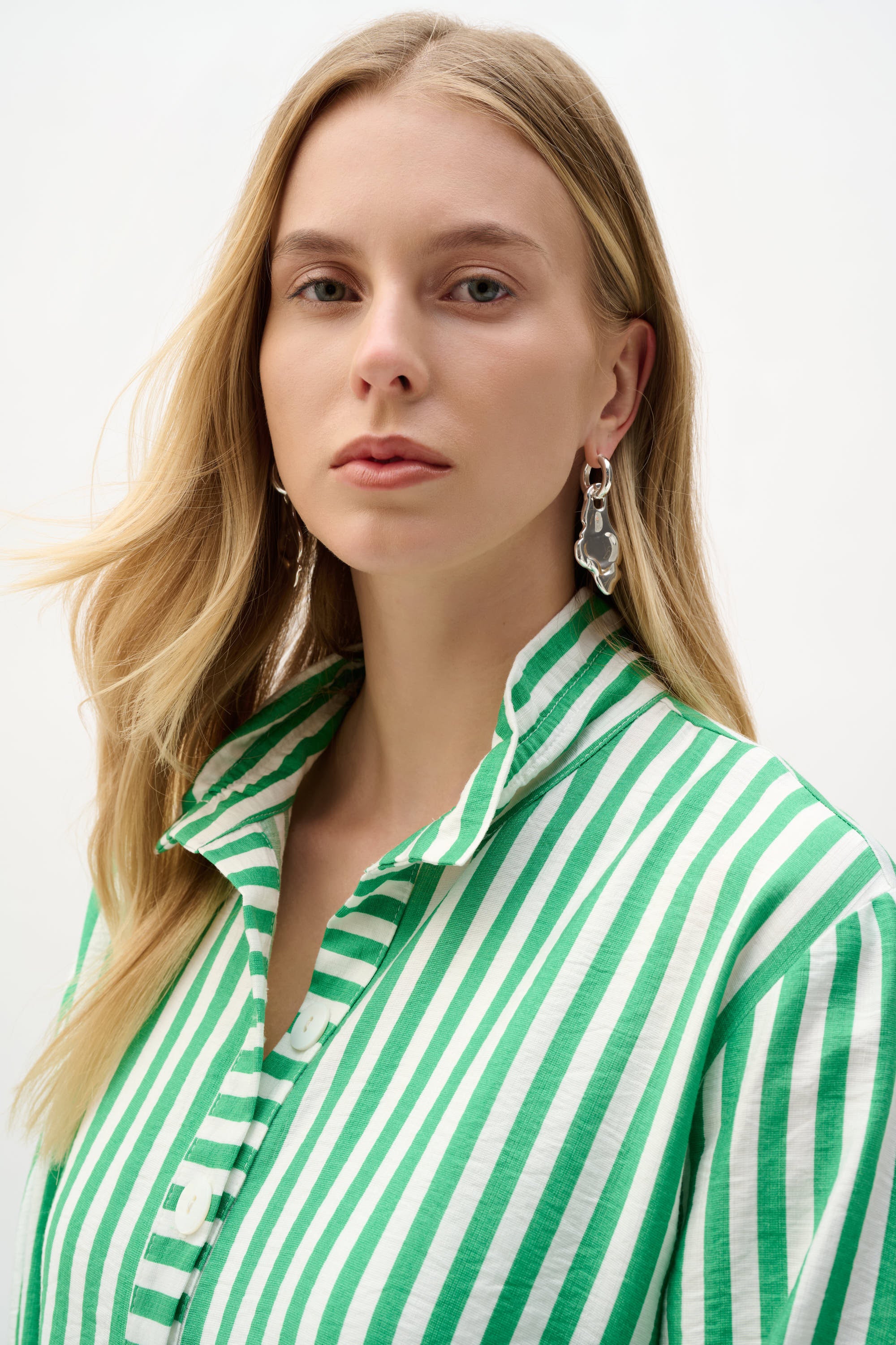 JOSEPH RIBKOFF SHIRT GREEN/VANILLA STRIPE 262212-4238 126