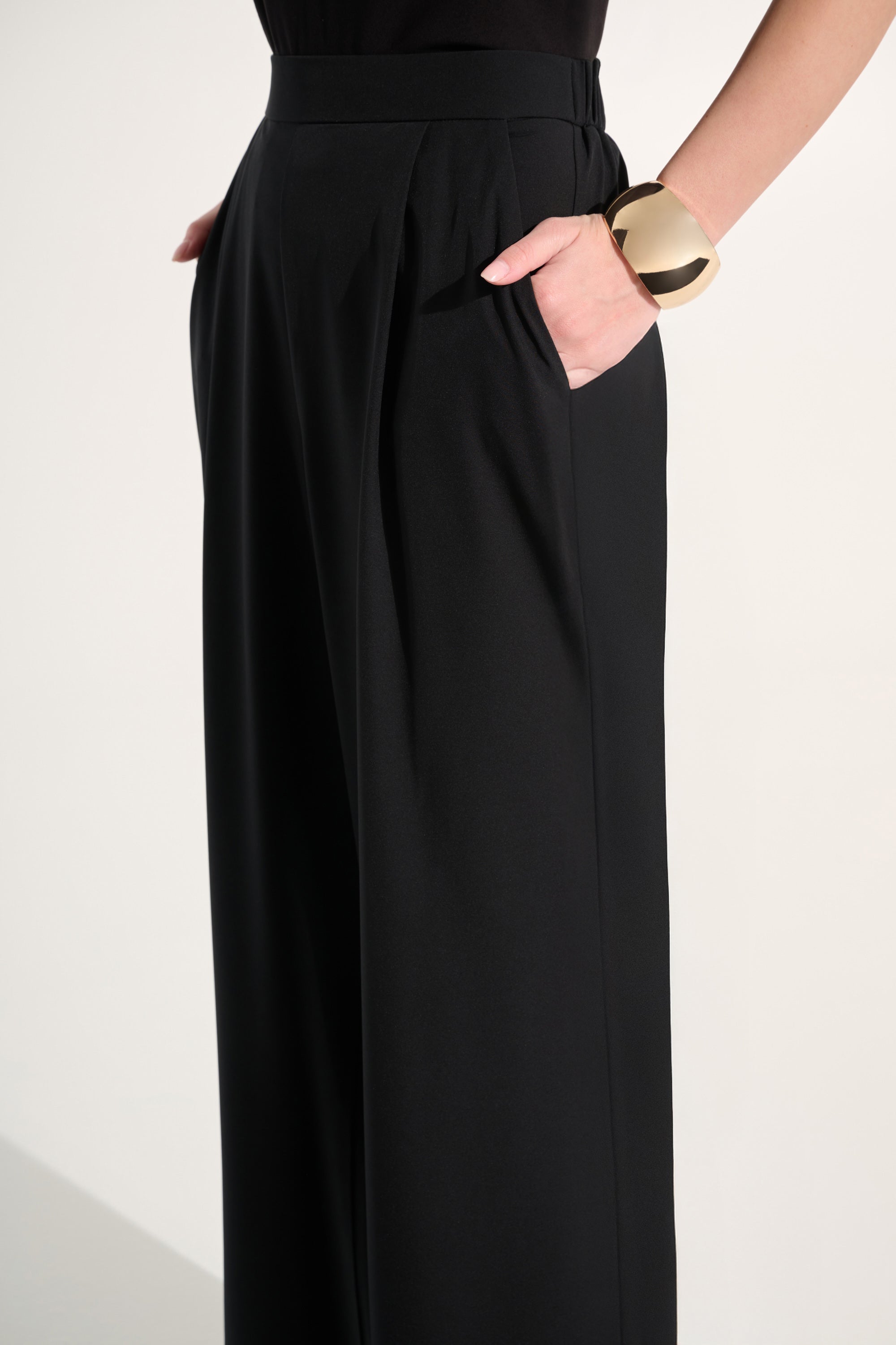 JOSEPH RIBKOFF BLACK TROUSERS 262622-11 126