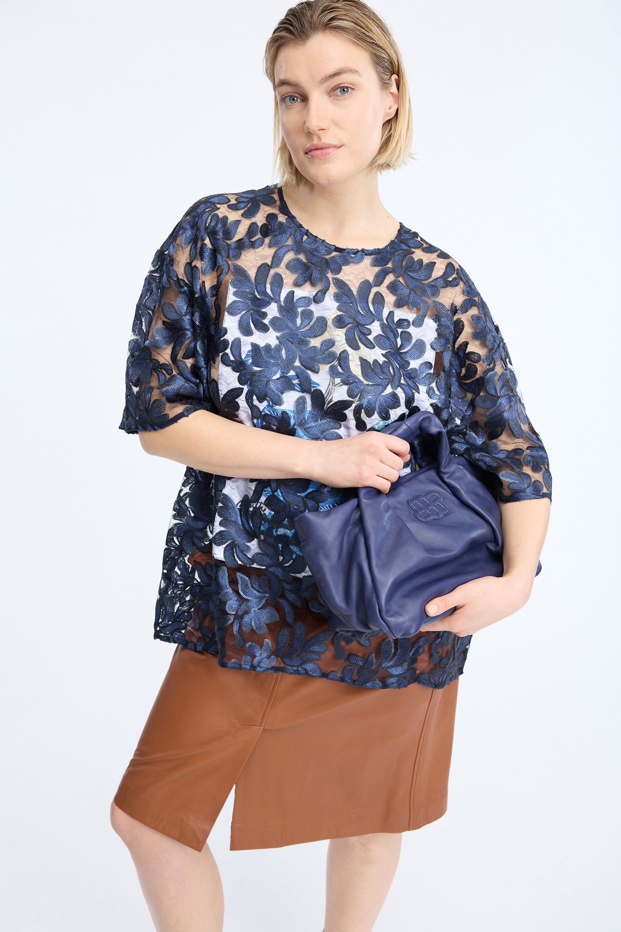 MUNTHE NAVY LACE OVERSIZED TOP NATALYA 226