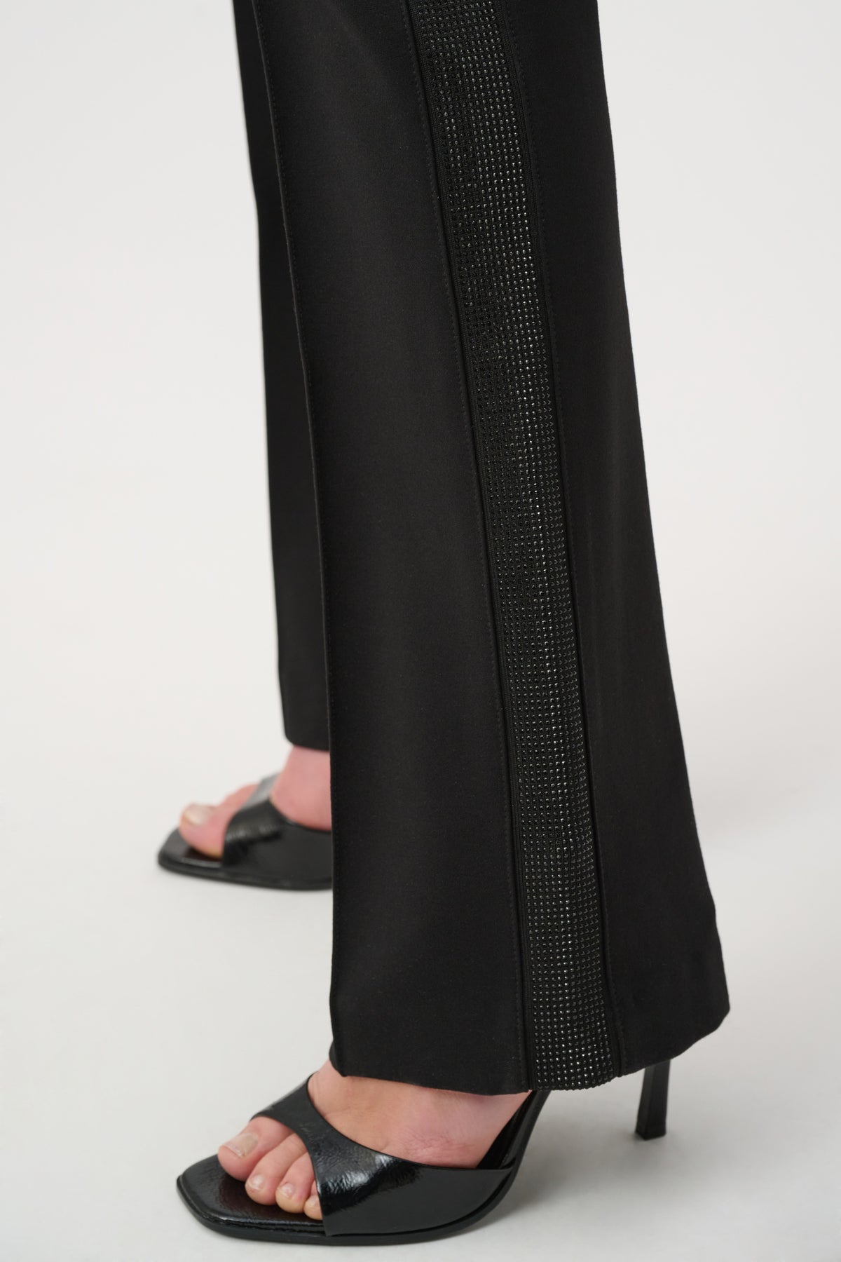 JOSEPH RIBKOFF BLACK PANT 264074 11 226