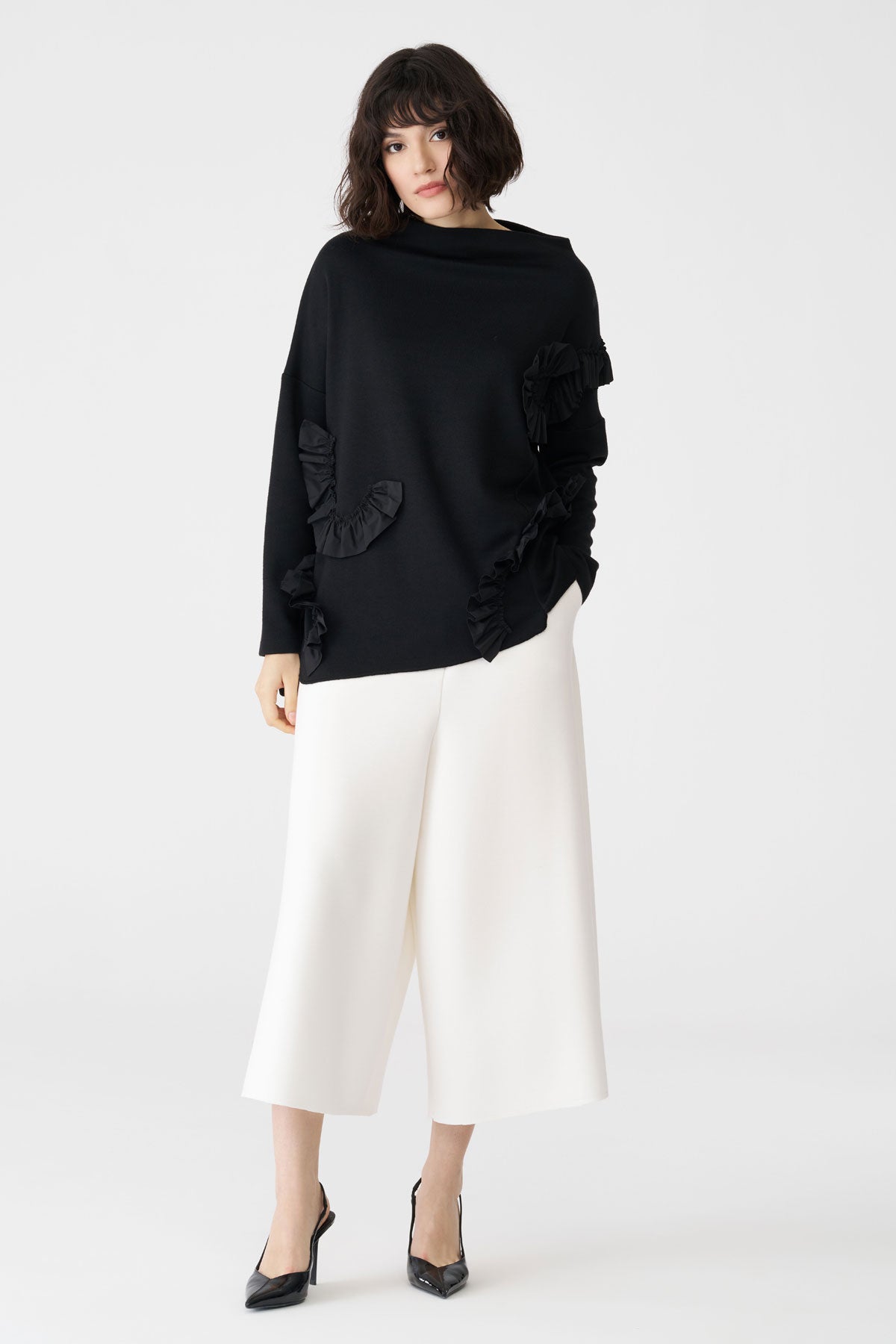 BIZE BLACK SWIRL NECK TOP BT0224 226