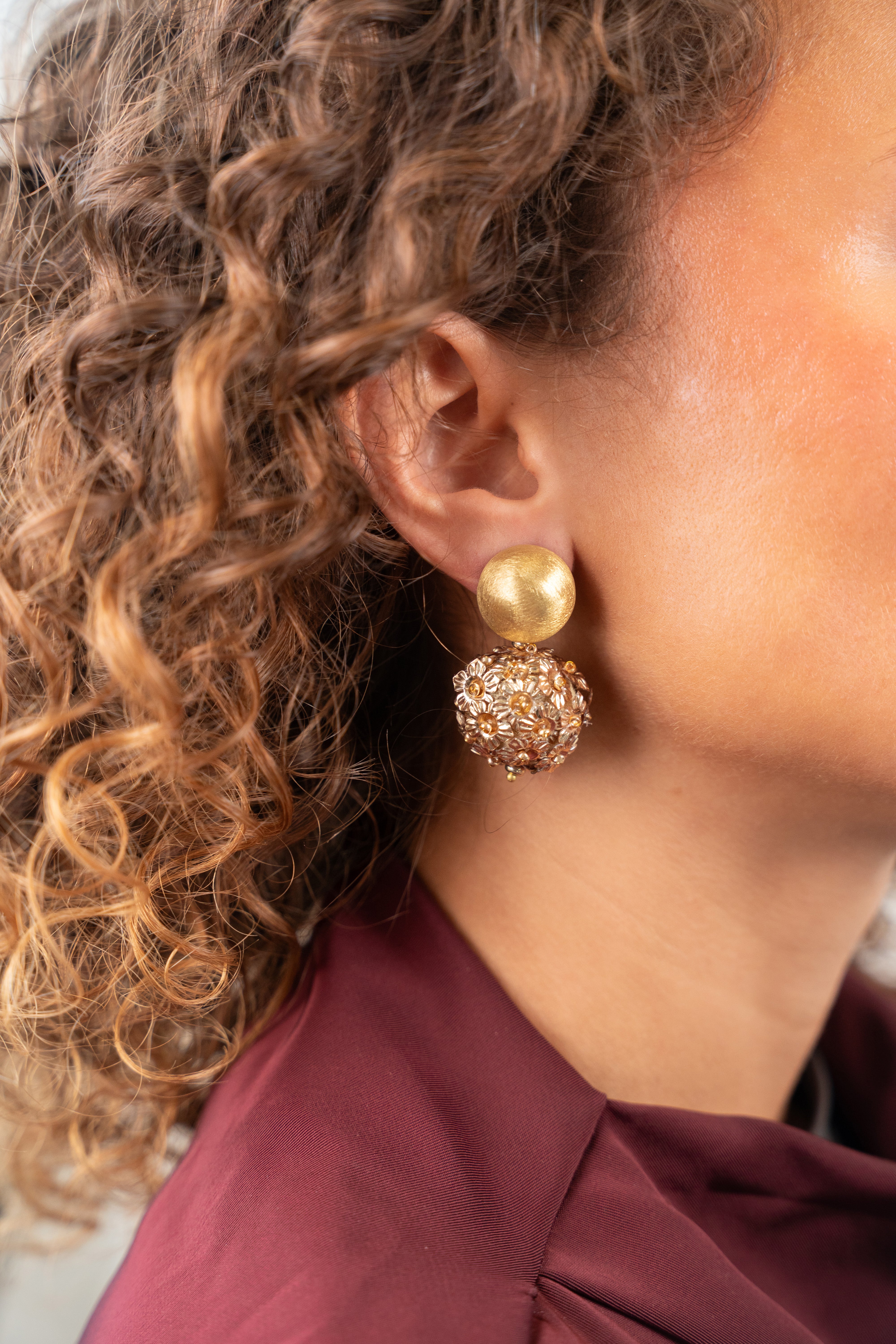 LOTT. GIOELLI GOLD FLOWER GLOBE EARRINGS B83706 126