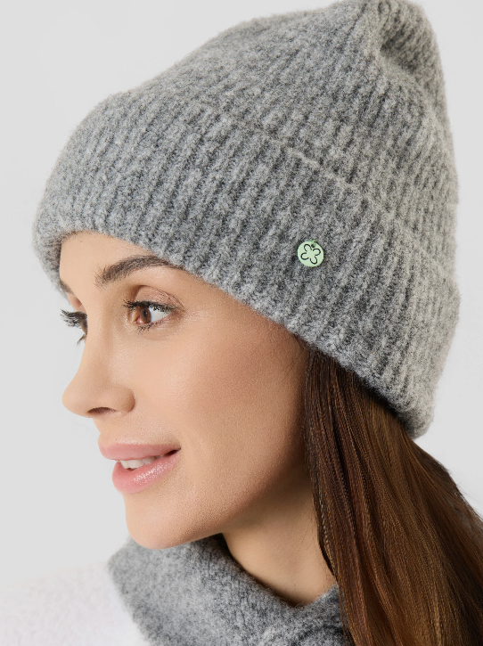 codello cosy grey beanie hat