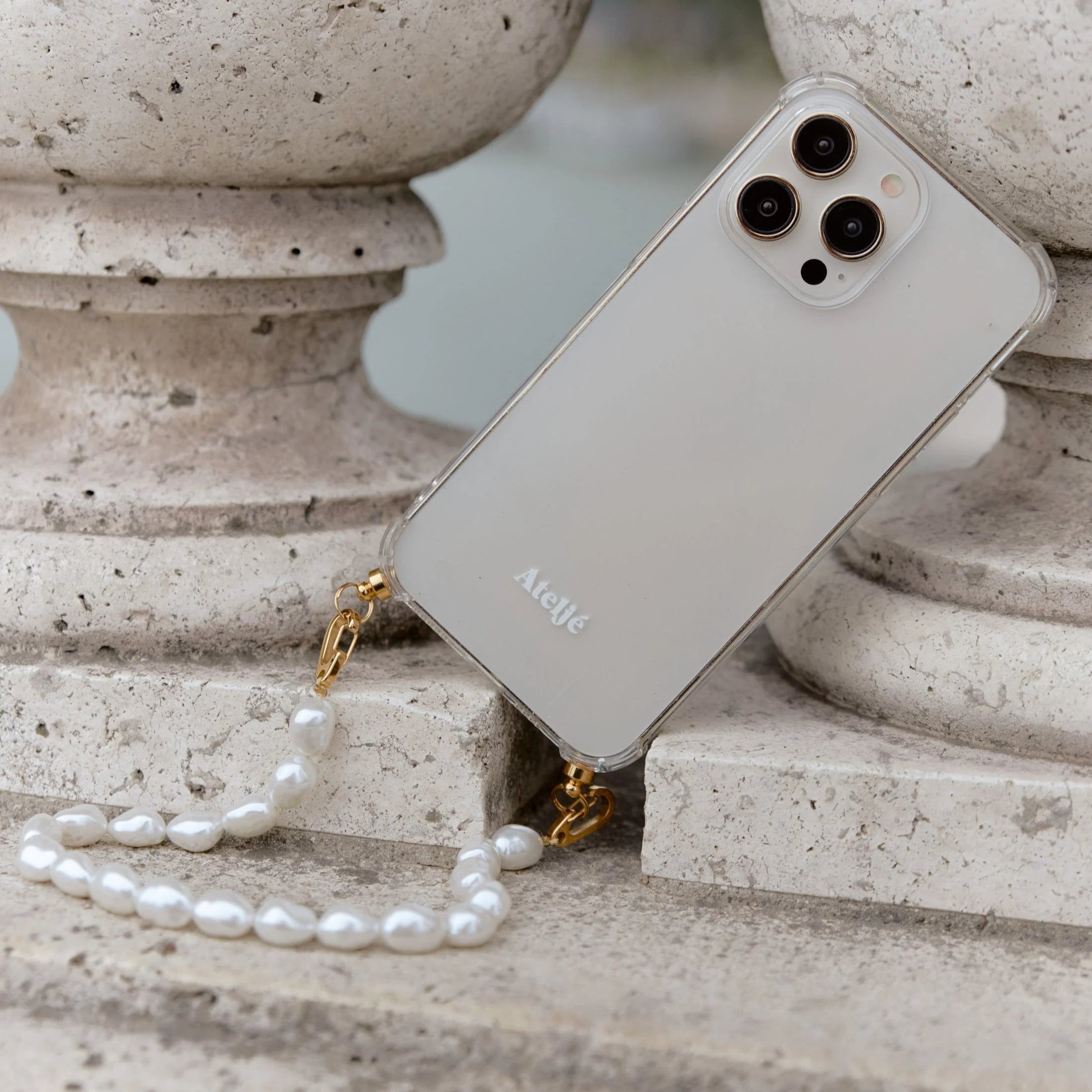 ATELJÉ TRANSPARENT IPHONE CASE 126