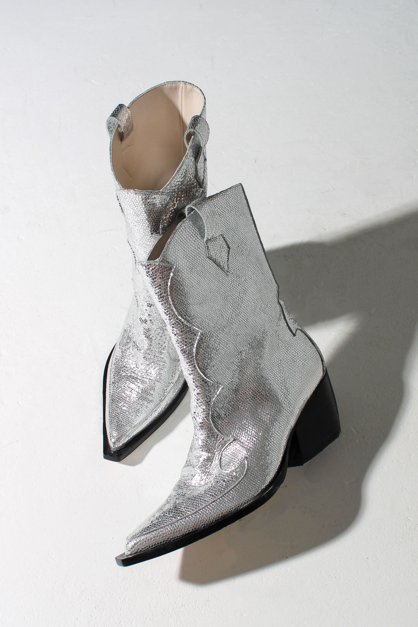 TERRY DE HAVILLAND DALLAS SILVER BOOT 225