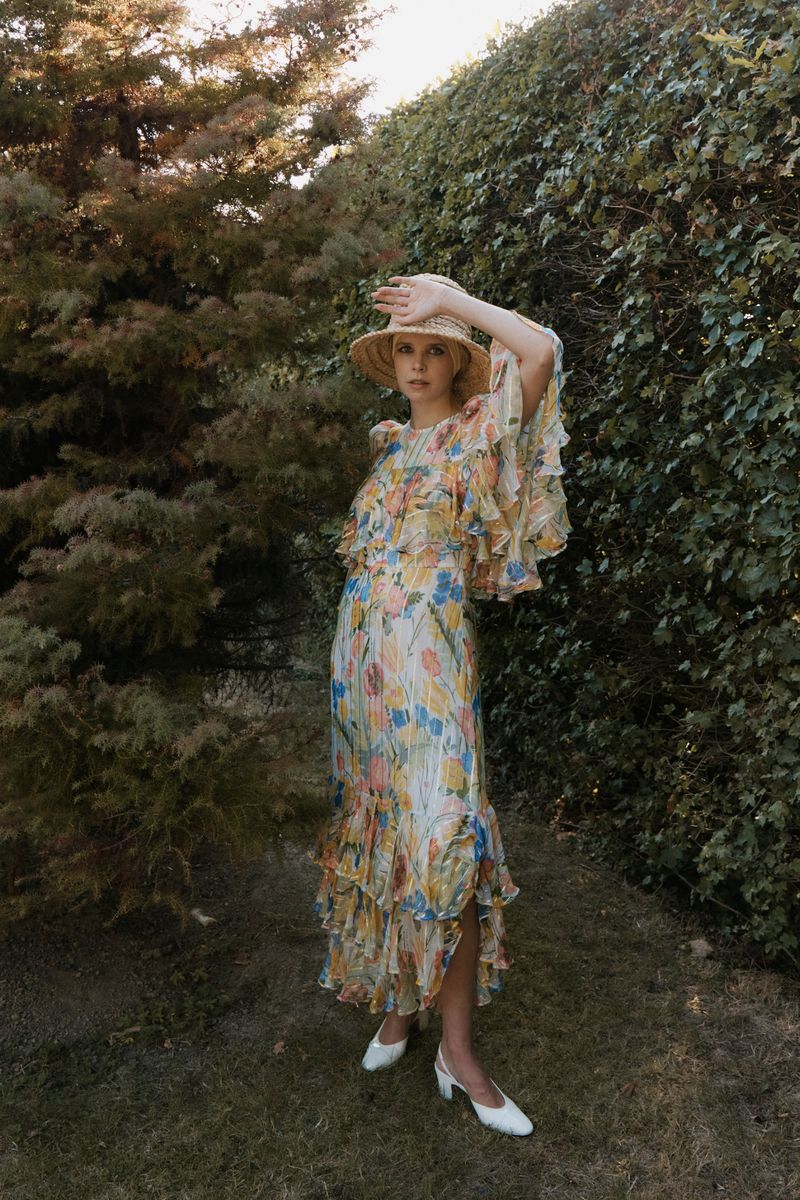 QUEENS OF ARCHIVE - ELEANOR LADY GARDEN QOA230 126