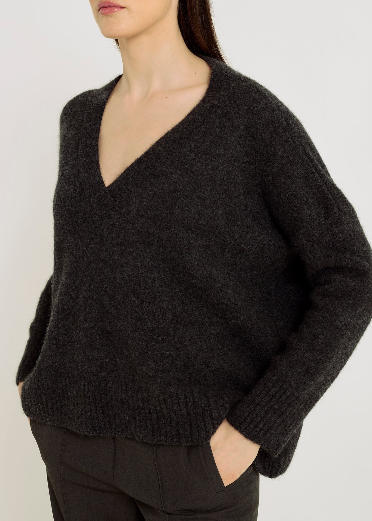 hana san black v-neck knit jacques