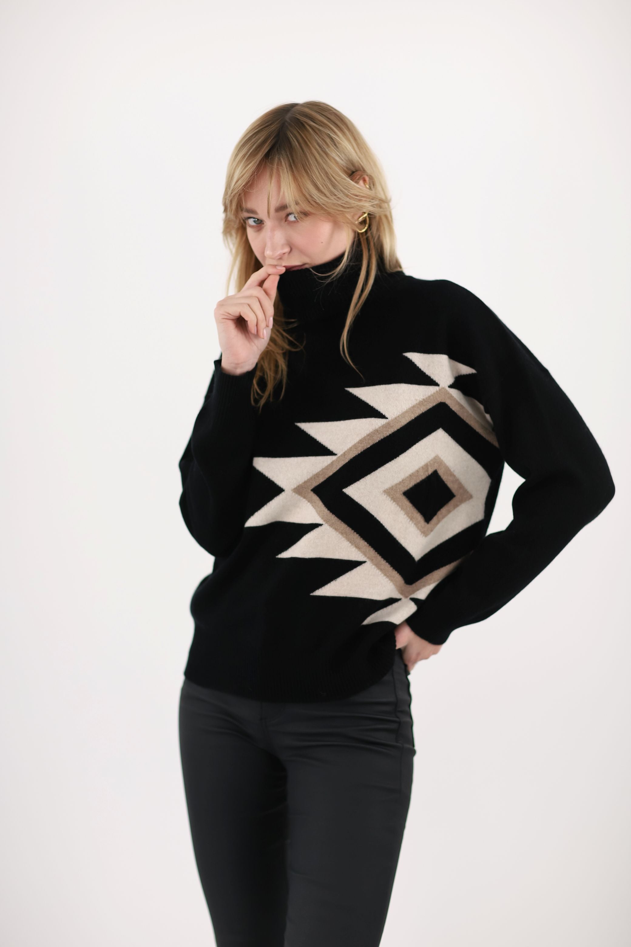 ESTHEME BLACK PRINTED POLO JF5W034C 225