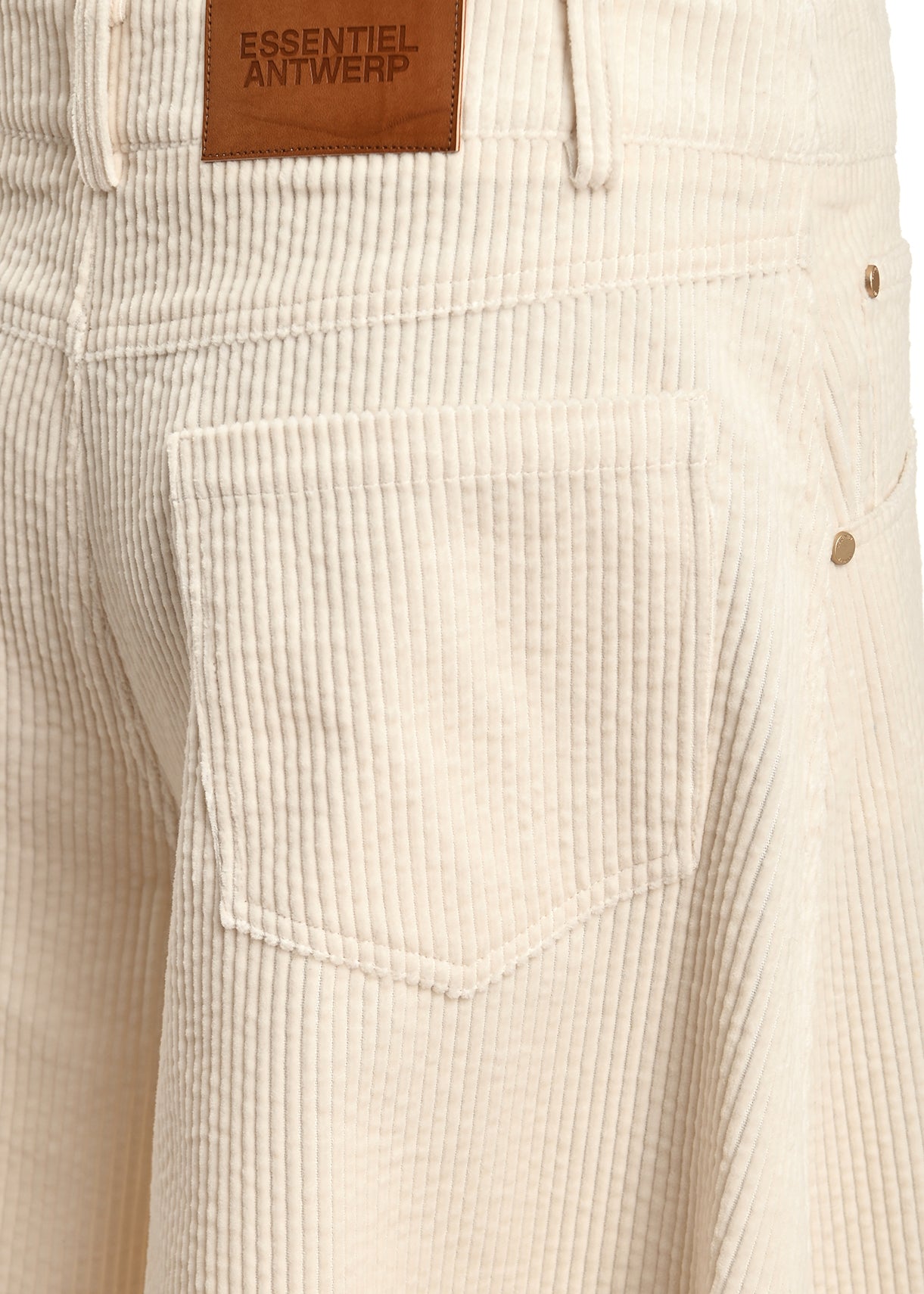 ESSENTIEL ANTWERP MULTI KIGI CORDUROY BERMUDA 226