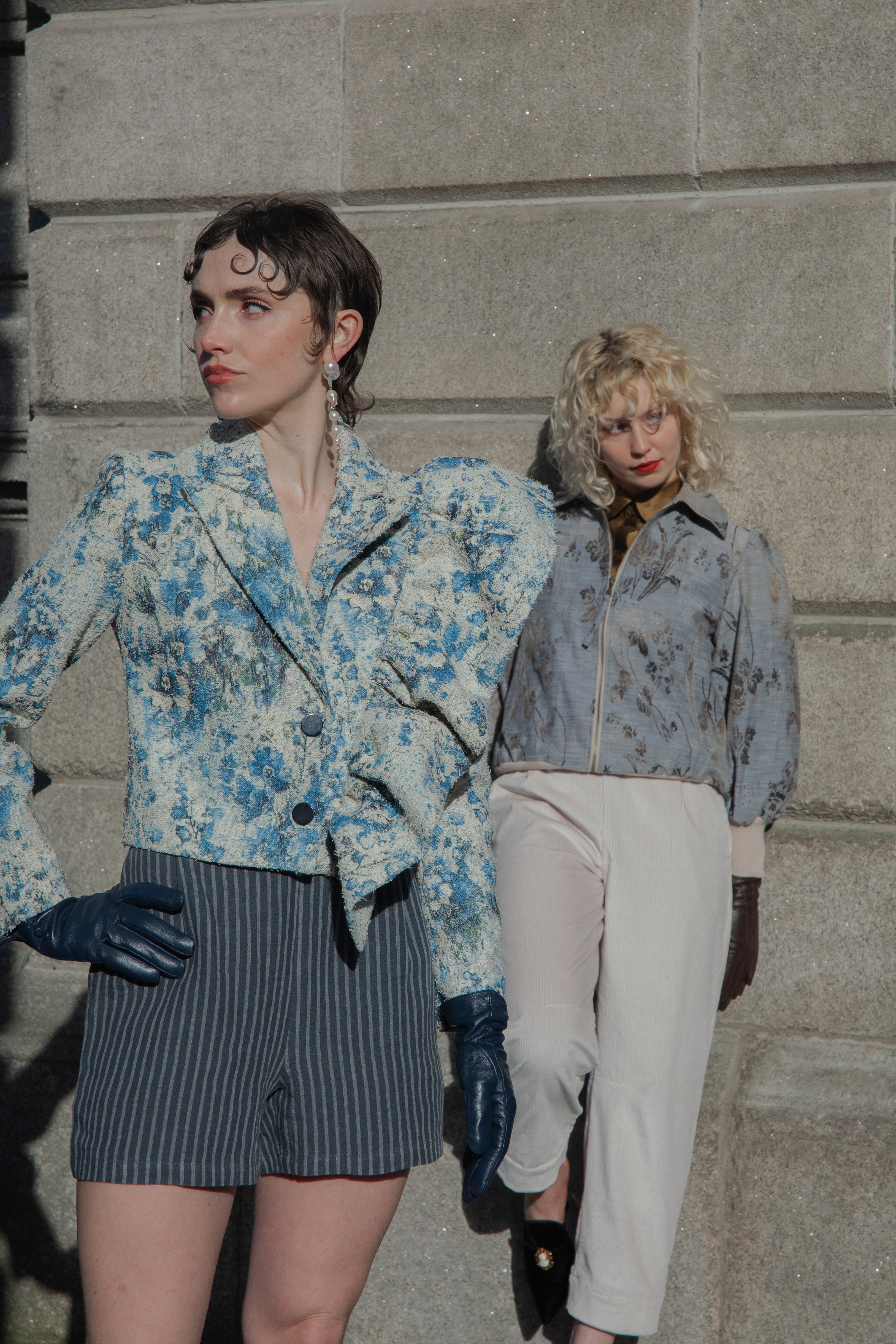 AOIFE LIFESTYLE - CROPPED BLAZER FLORAL STONEWASH & SNOW WHITE -CBF 126