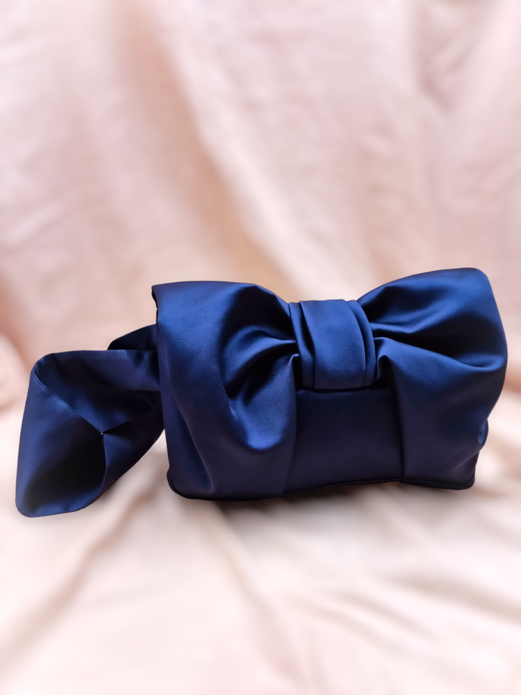 AUGUST NIGHT BOW CLUTCH 124