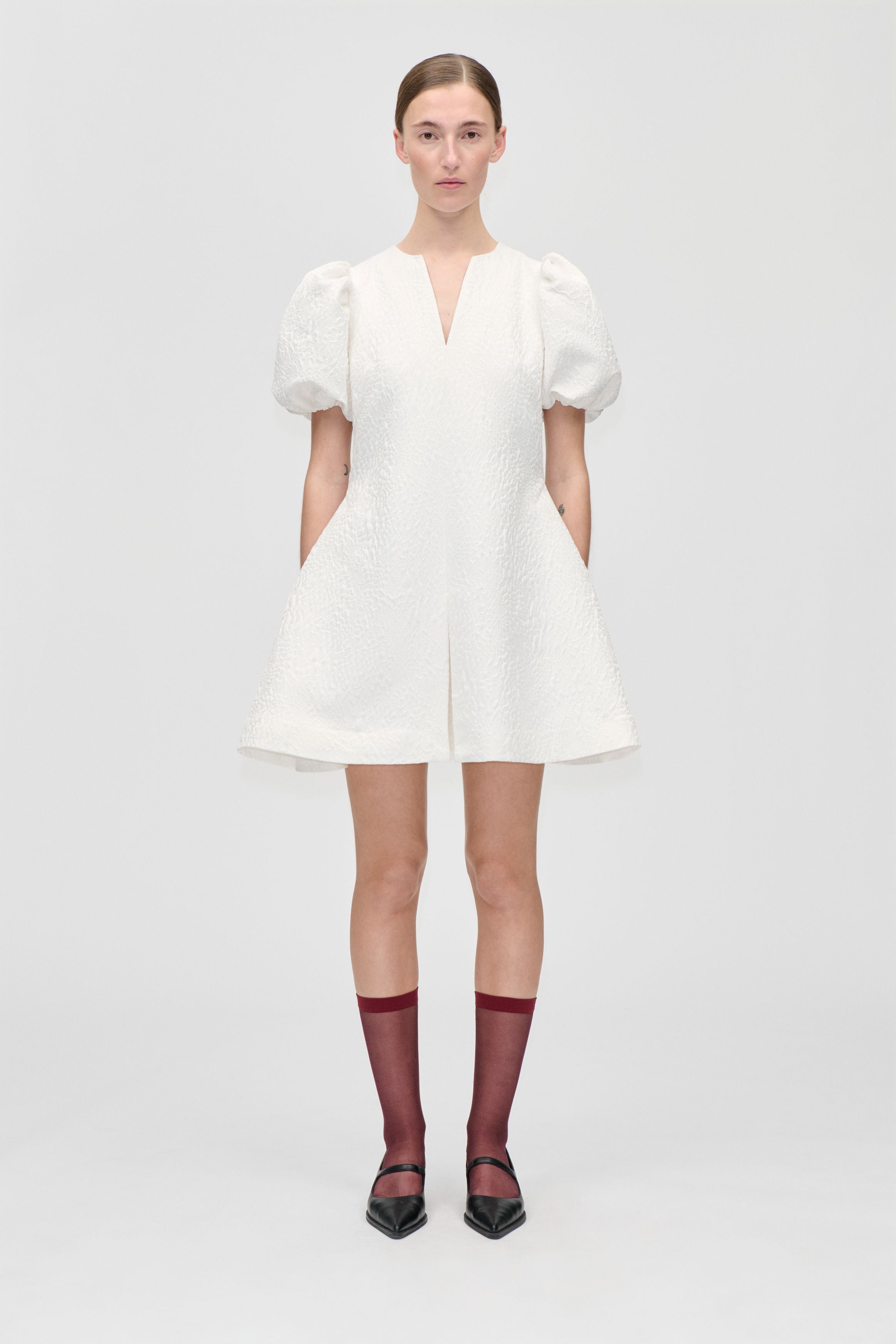 STINE GOYA WHITE TEXTURED WOVEN JACQUARD, ANGLED PLEAT MINI DRESS SG-PS26-D187-2448 126