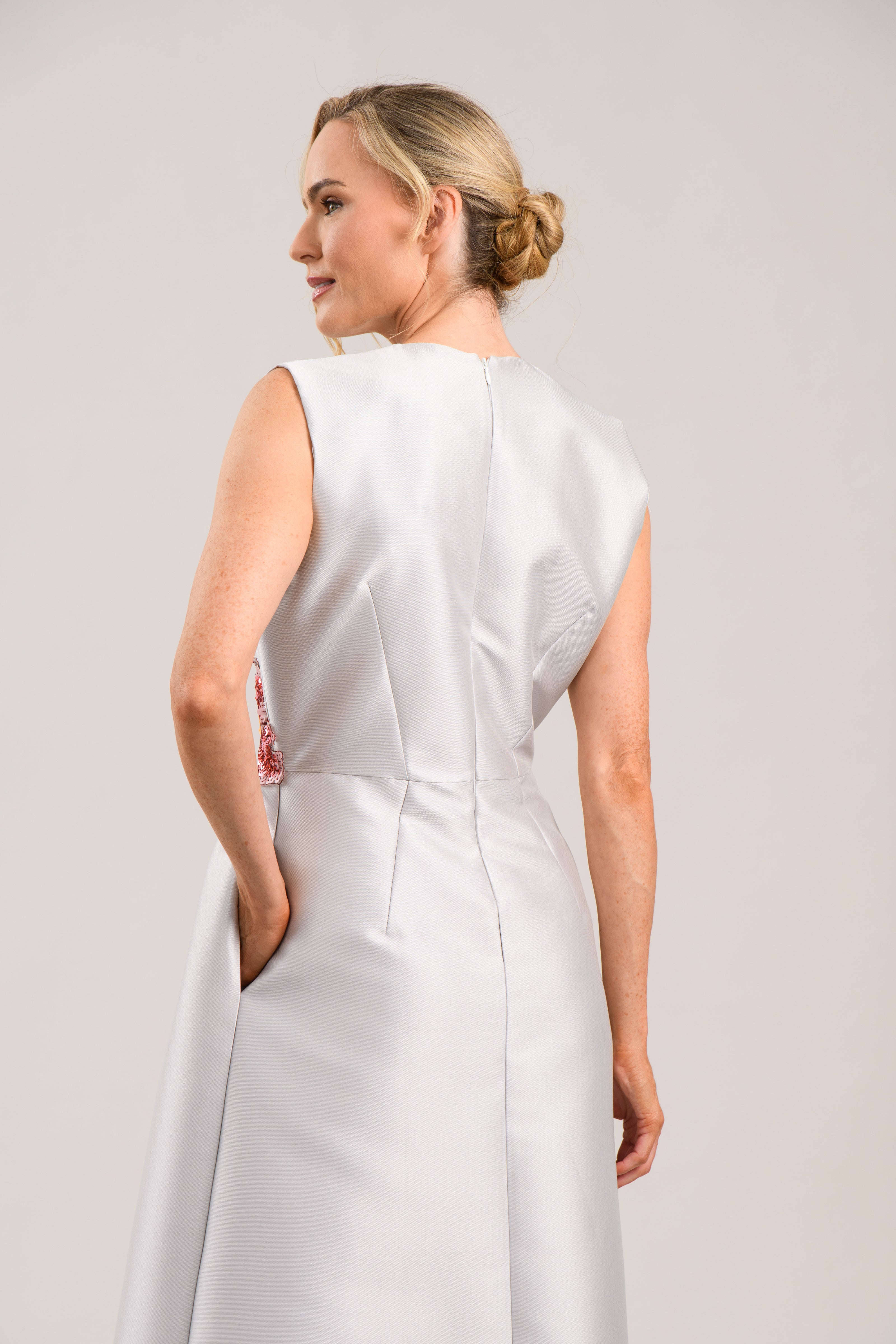 CAROLINE KILKENNY SILVER DRESS VICTORIA 126