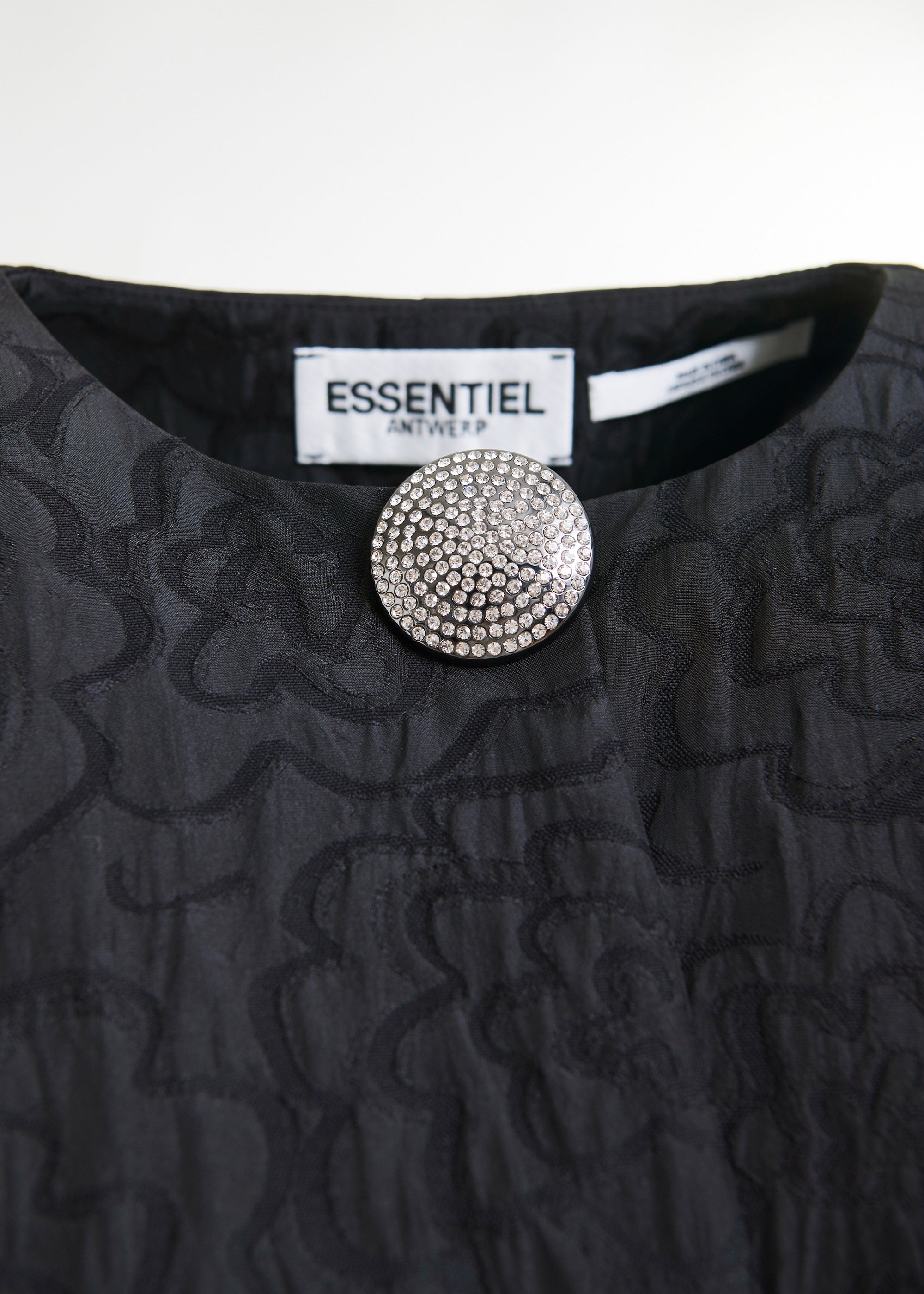 ESSENTIEL ANTWERP IDANCE OVERSIZED BLACK JACKET 225