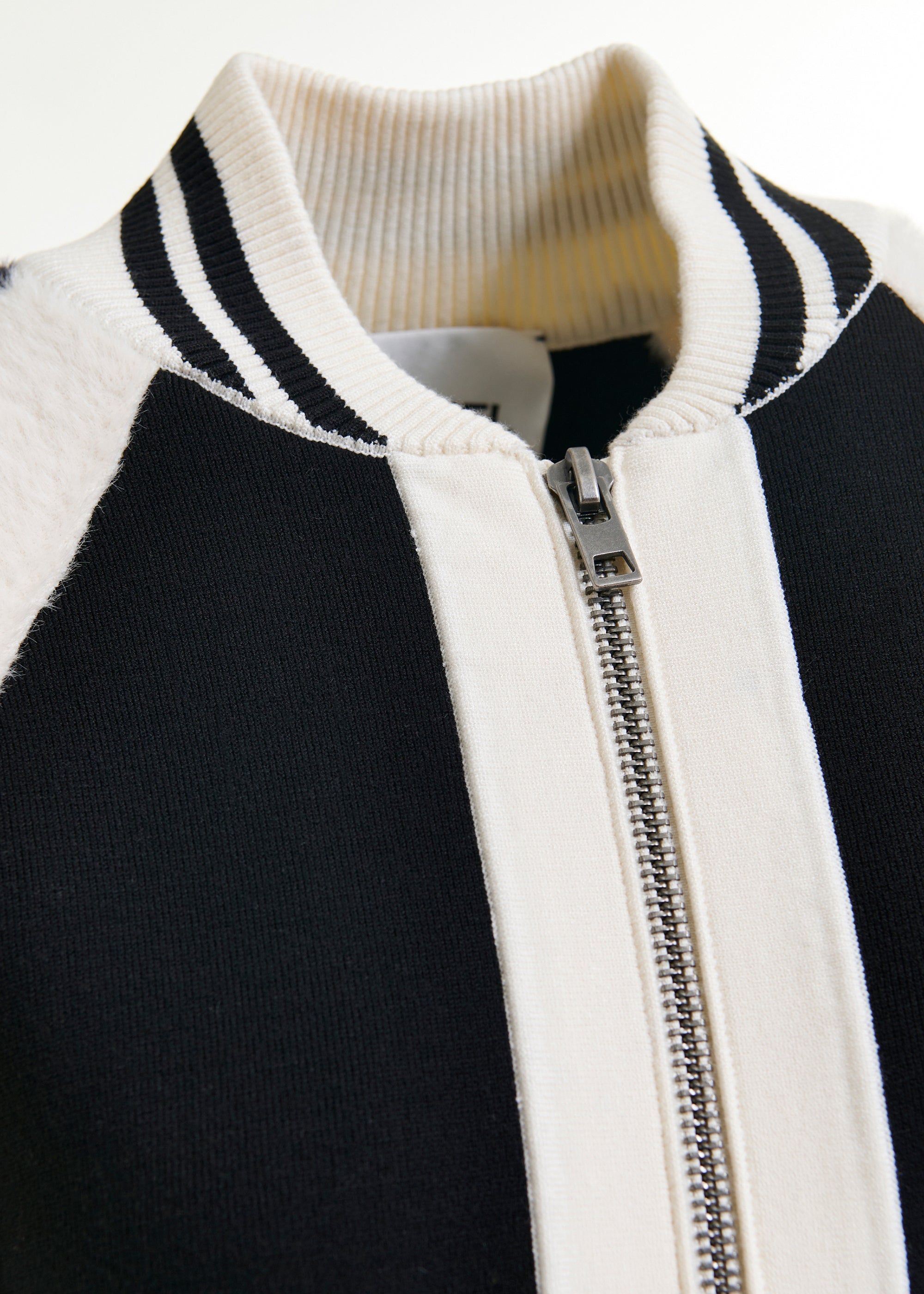 ESSENTIEL ANTWERP IDOL BLACK CARDIGAN 225