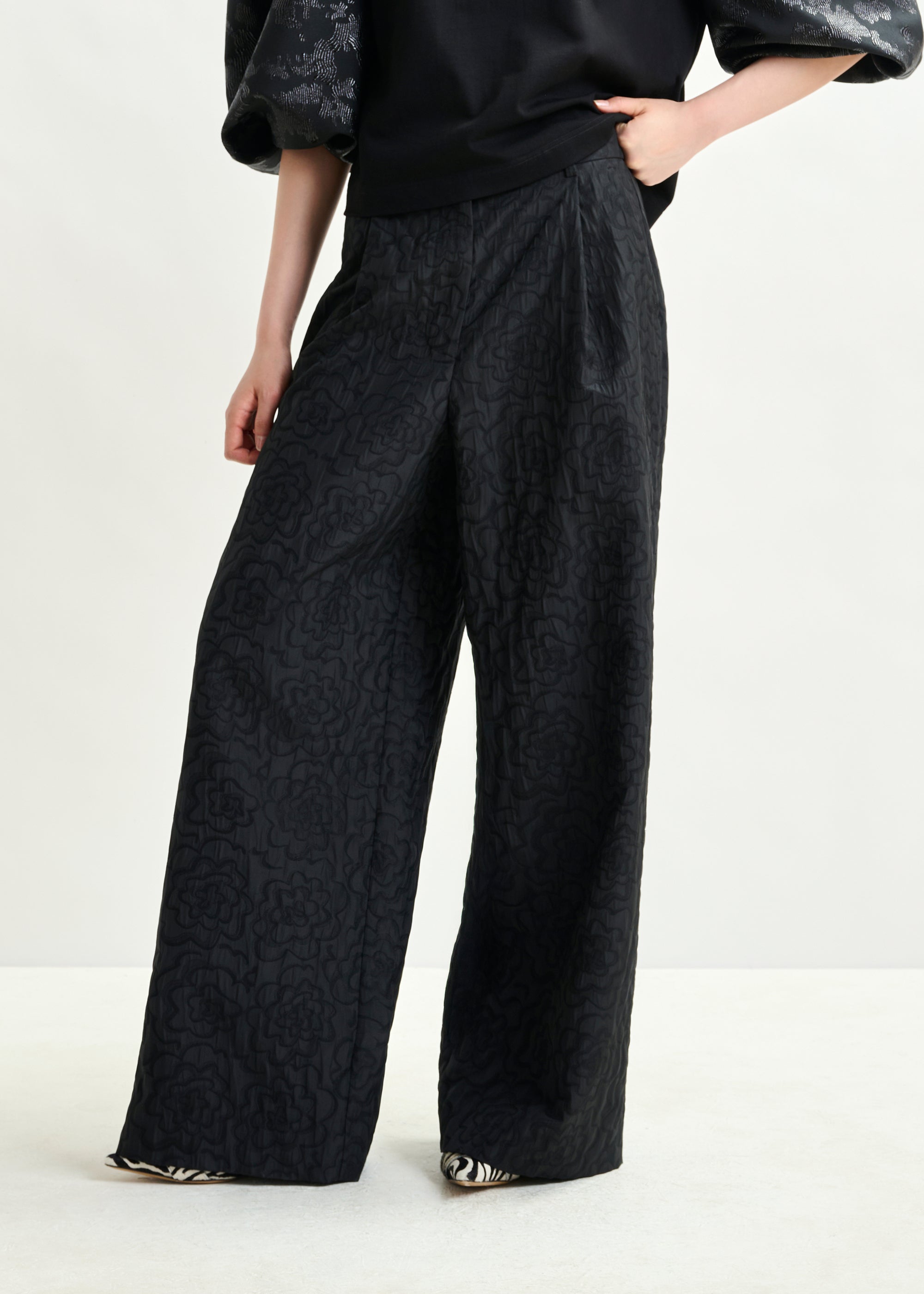 ESSENTIEL ANTWERP INSTORE WIDE LEG BLACK PANTS 225