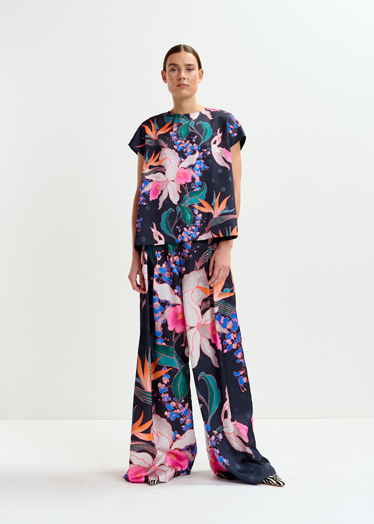 ESSENTIEL ANTWERP ISHIRT BLACK TOP 225