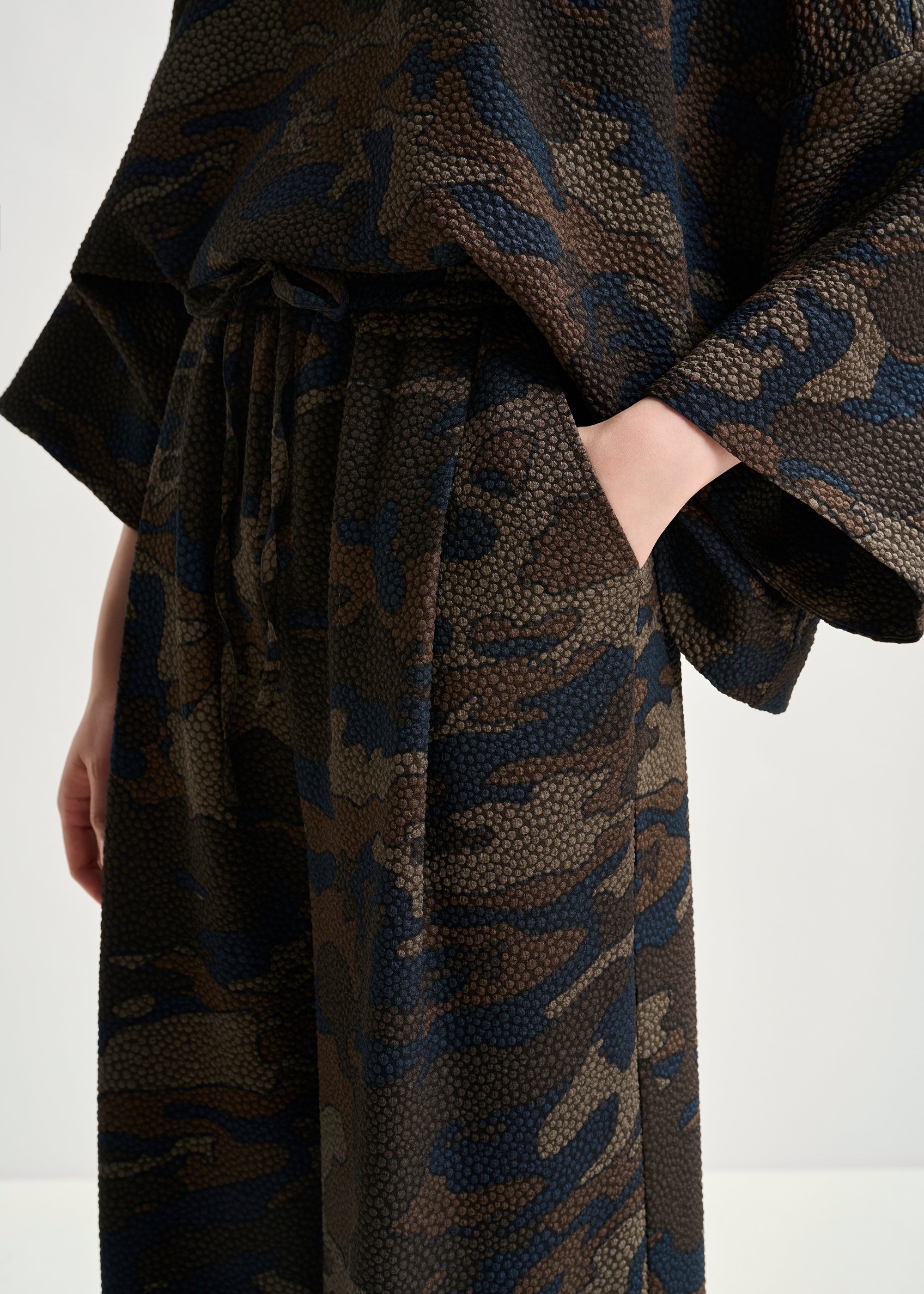 ESSENTIEL ANTWERP ITCHY BLACK PANTS 225