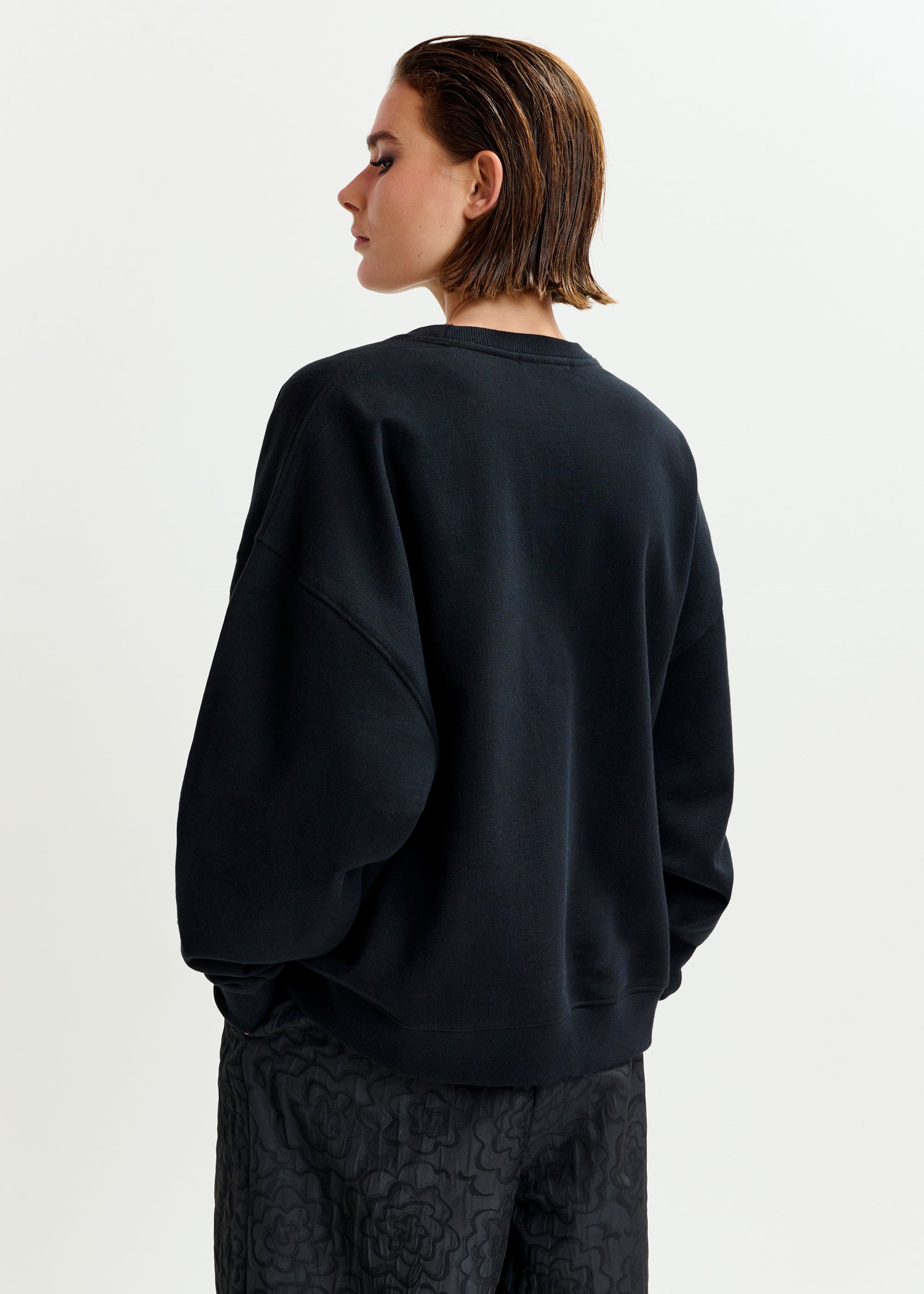 ESSENTIEL ANTWERP IVENING EMBROIDERED BLACK SWEATSHIRT 225