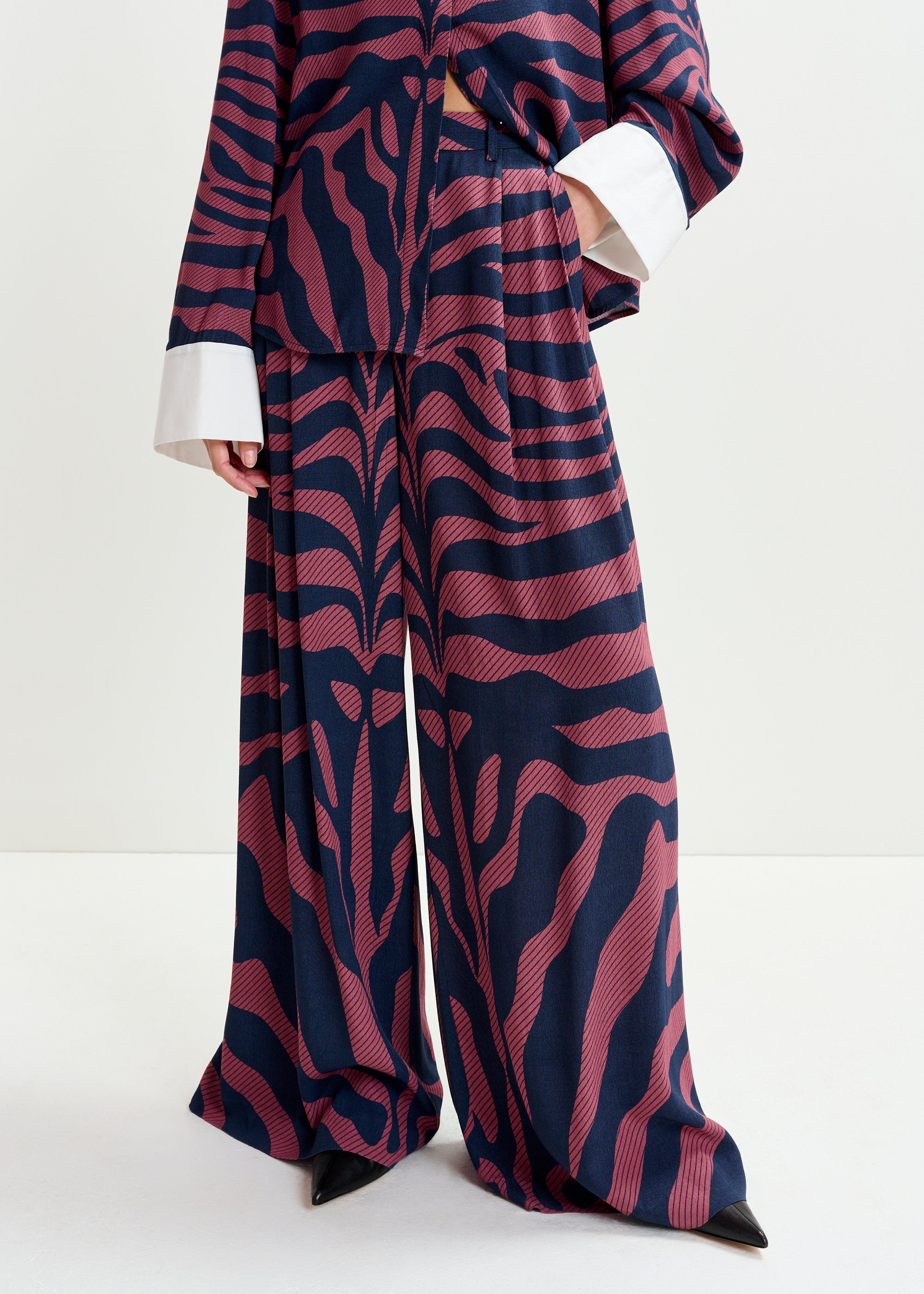 ESSENTIEL ANTWERP IWIDE ZEBRA PRINT PANTS 225