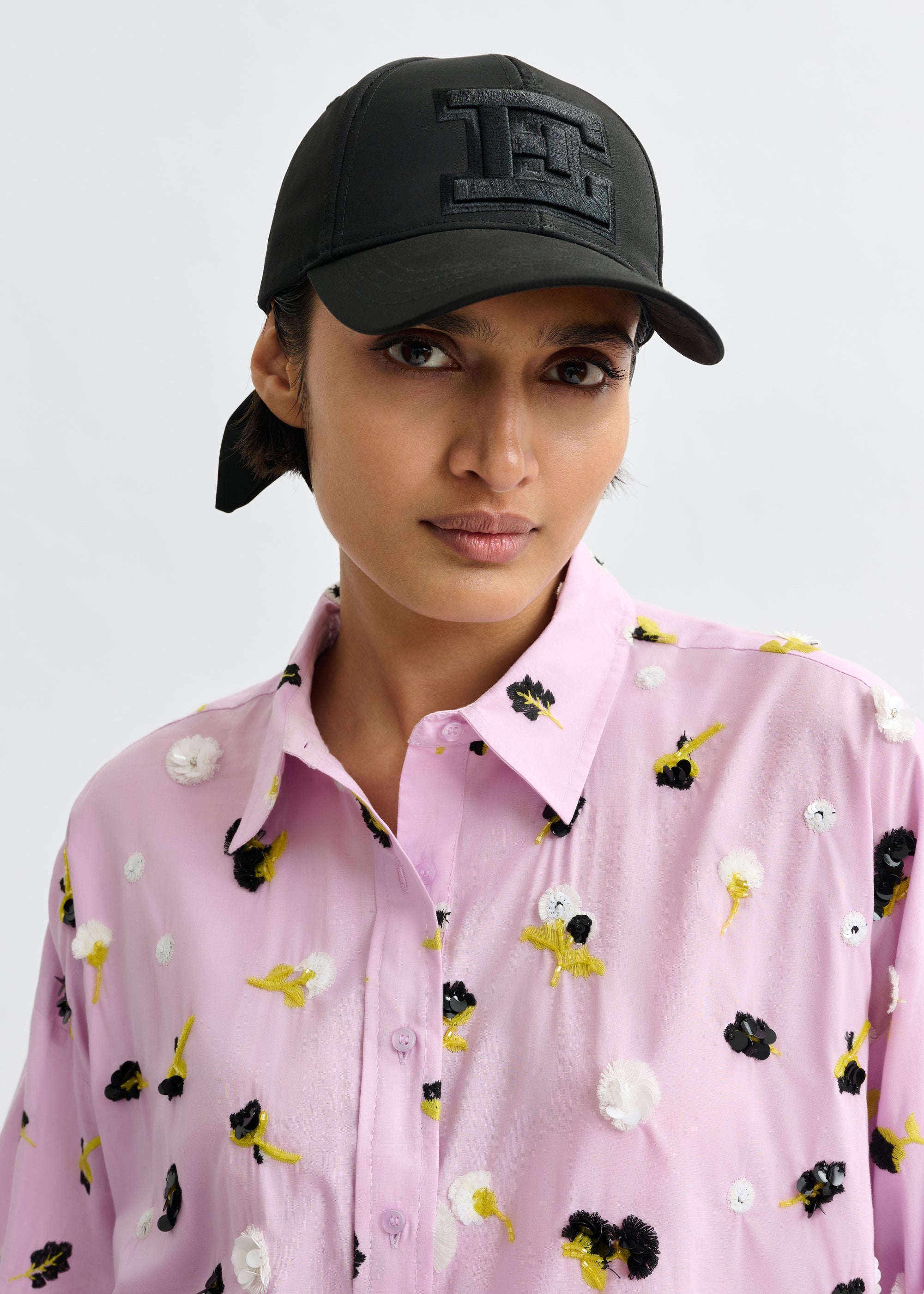 ESSENTIEL ANTWERP JINY CAP WITH BOW AT BACK Black 126