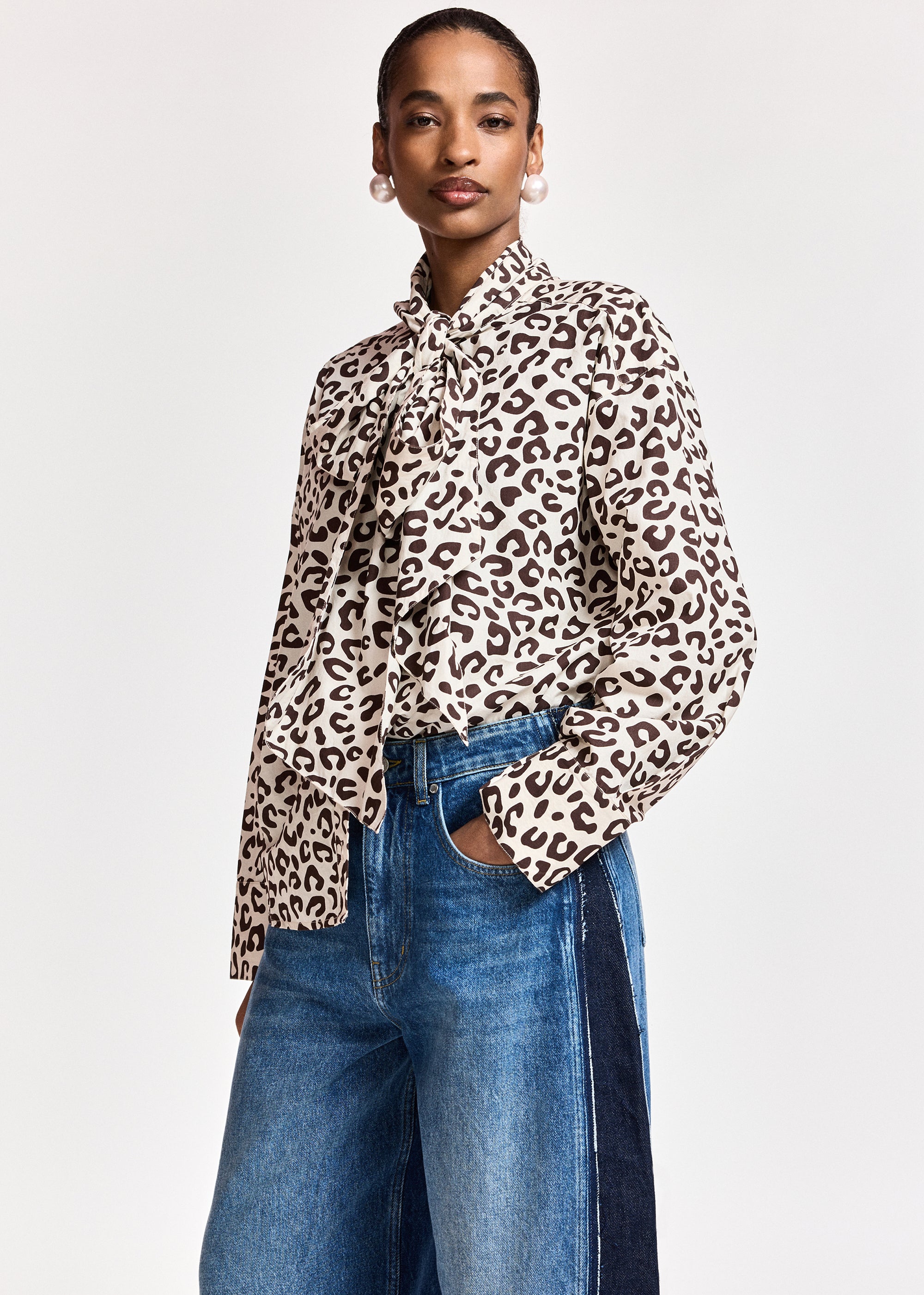 ESSENTIEL ANTWERP WHITE KHALEESI PUSSY BOW TIE SHIRT 226