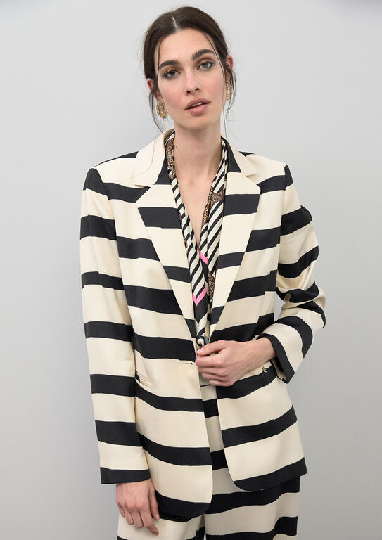 LOLA CASADEMUNT CREAM SATIN BLAZER LS2602032 126