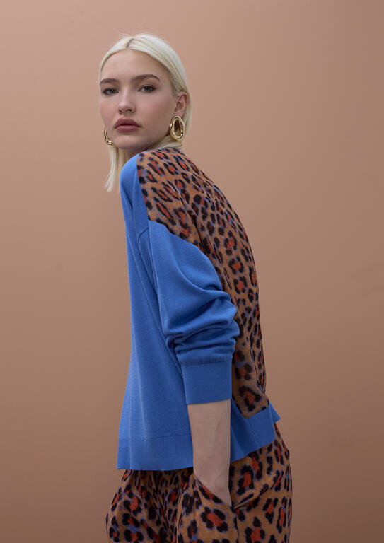 LOLA CASADEMUNT MITE BLUE SWEATER WITH PRINTED BACK MS2611010 126