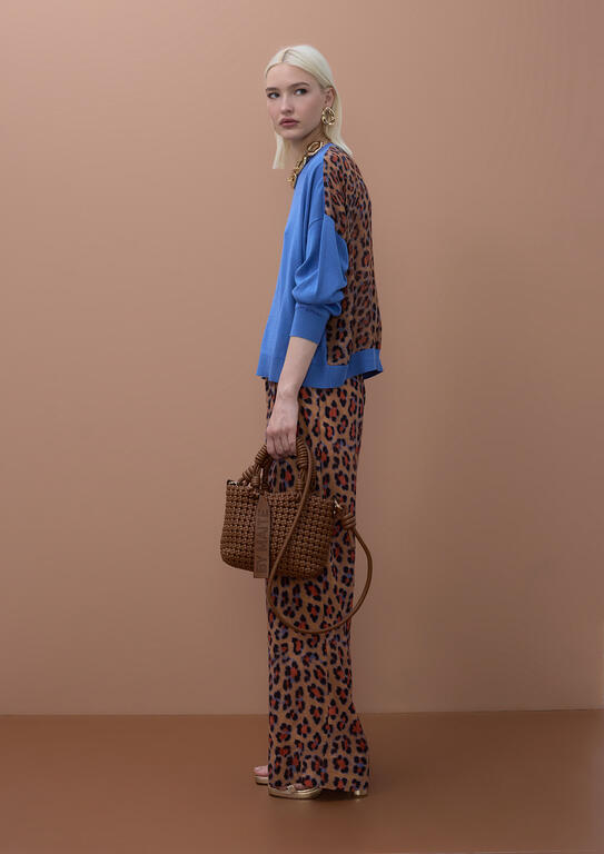LOLA CASADEMUNT MITE BLUE SWEATER WITH PRINTED BACK MS2611010 126