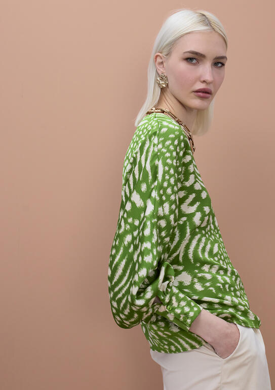 LOLA CASADEMUNT MITE GREEN V-NECK BLOUSE MS2615038 126