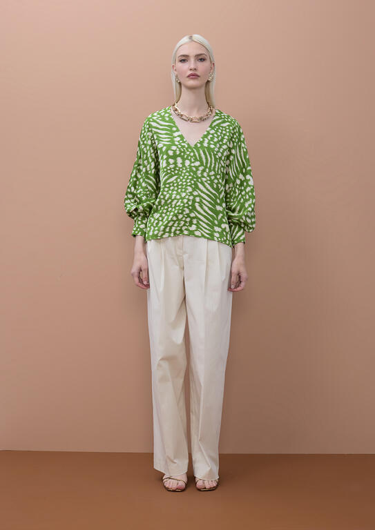 LOLA CASADEMUNT MITE GREEN V-NECK BLOUSE MS2615038 126
