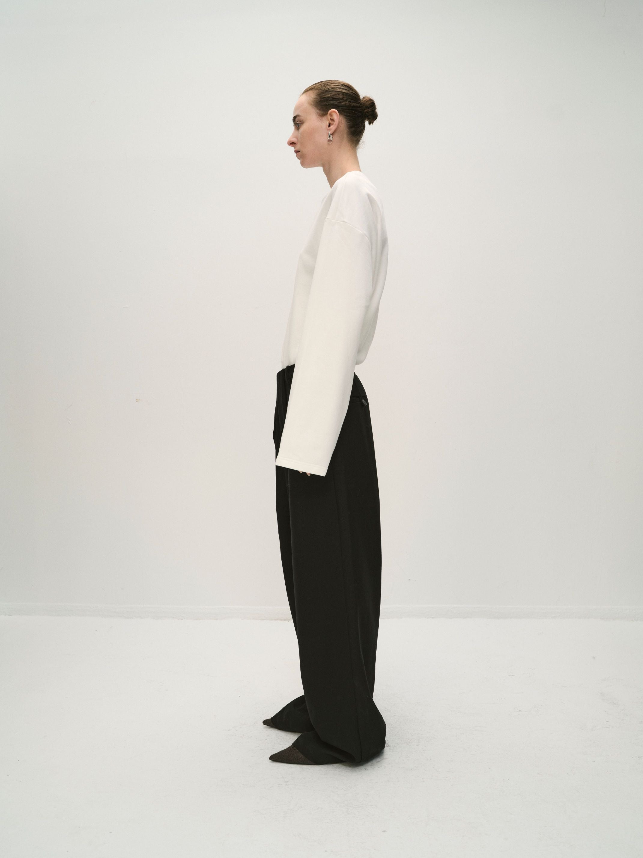VIKTORIA CHAN PORTIA NAVY PLEATED TROUSERS 225