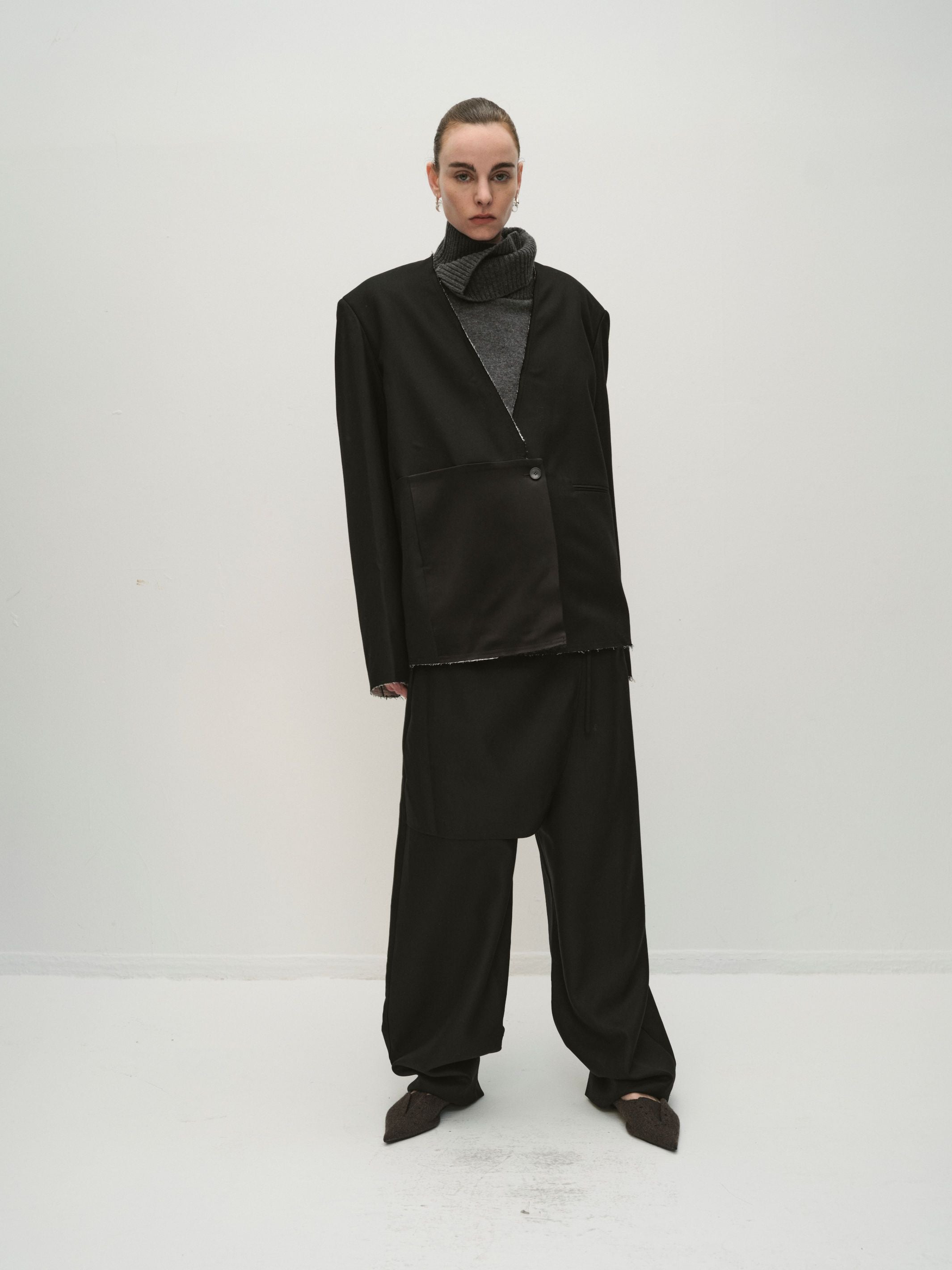VIKTORIA CHAN JULIET BLACK RAW EDGE BLAZER 225