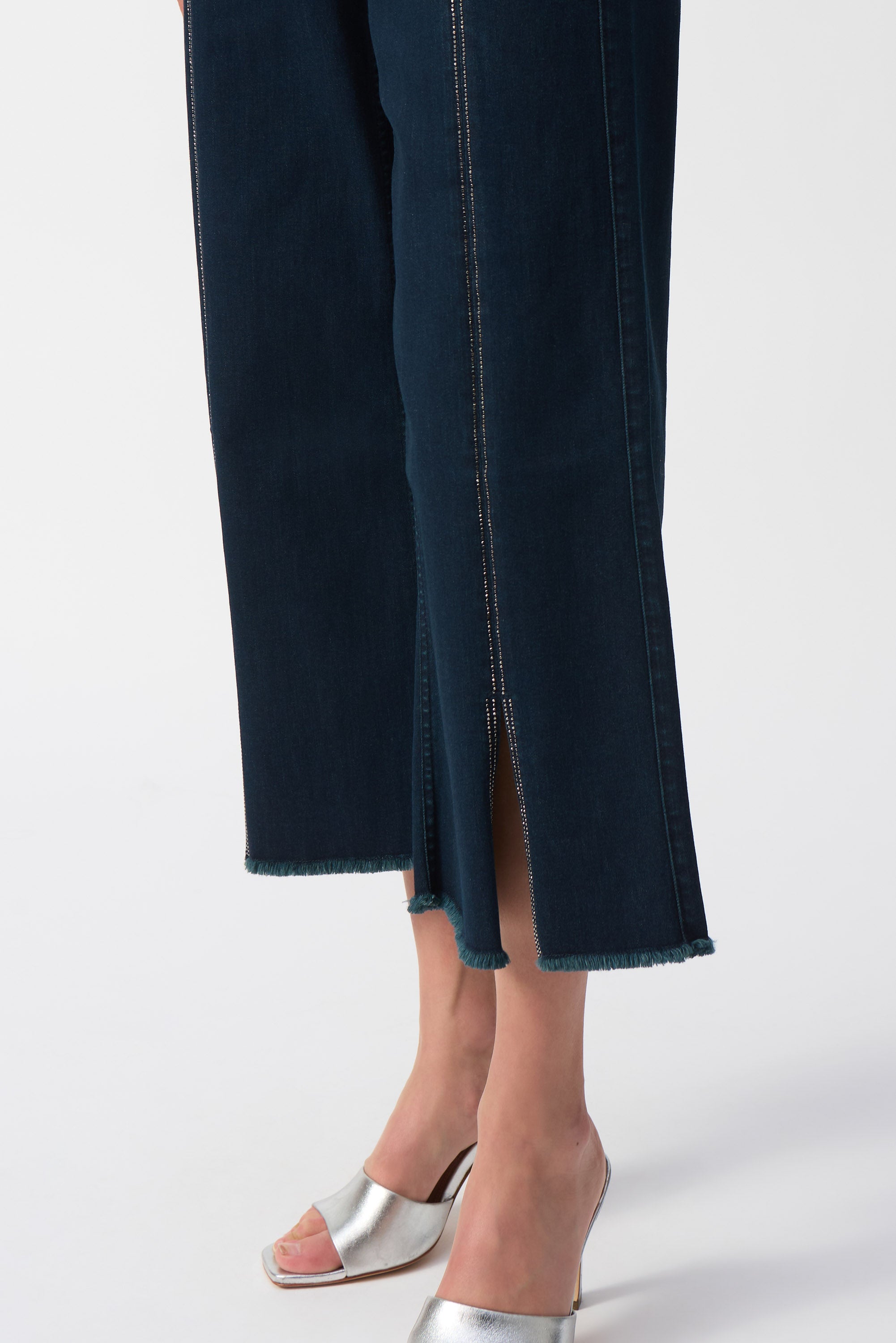 JOSEPH RIBKOFF EMBELLISHED CULOTTES JEANS 241903F258-3302-225