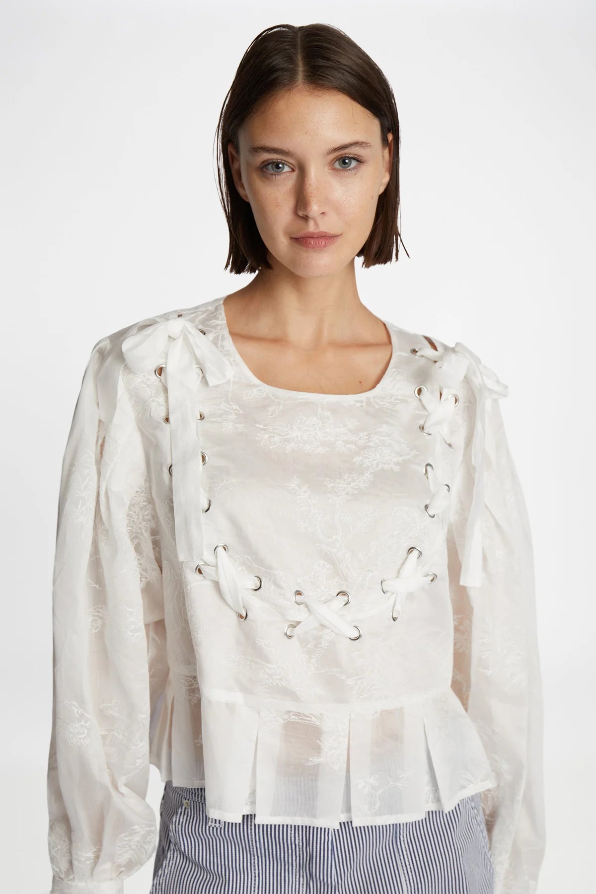 MUNTHE FRENI WHITE APPLIQUE LACING TOP 125