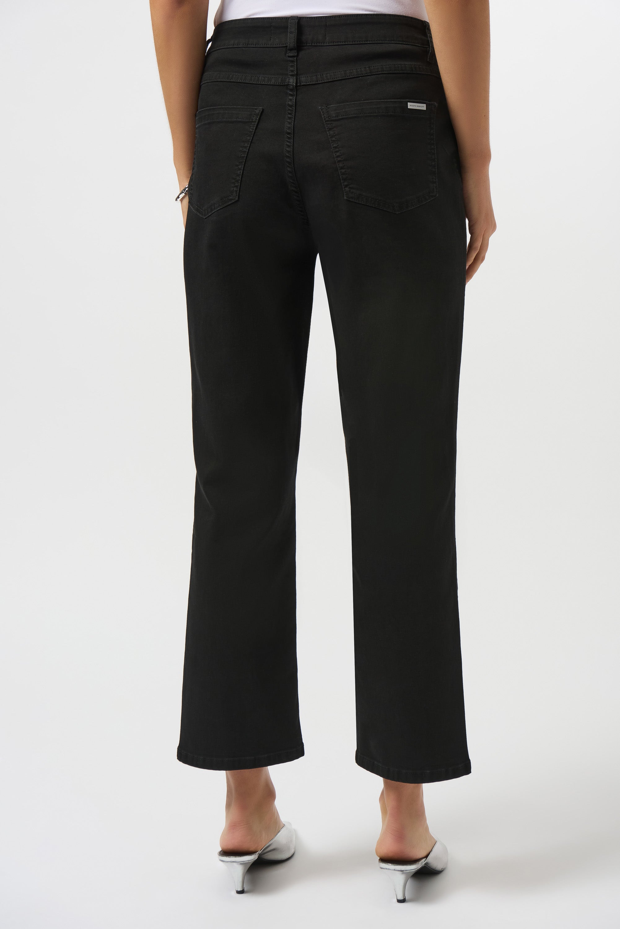 JOSEPH RIBKOFF CLASSIC BLACK STRAIGHT JEANS 252926B25-11-225