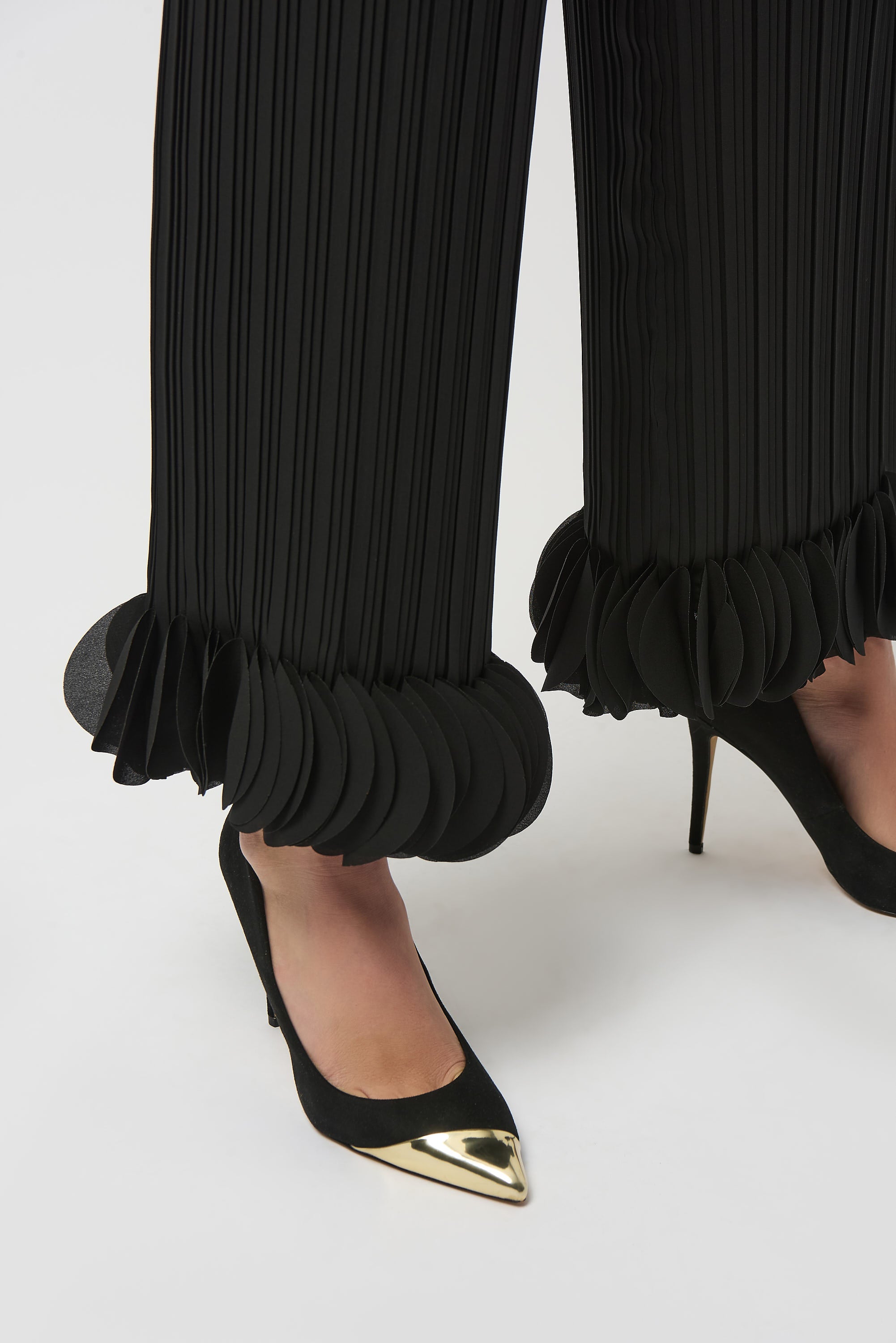 JOSEPH RIBKOFF BLACK PANT 253940-11 225