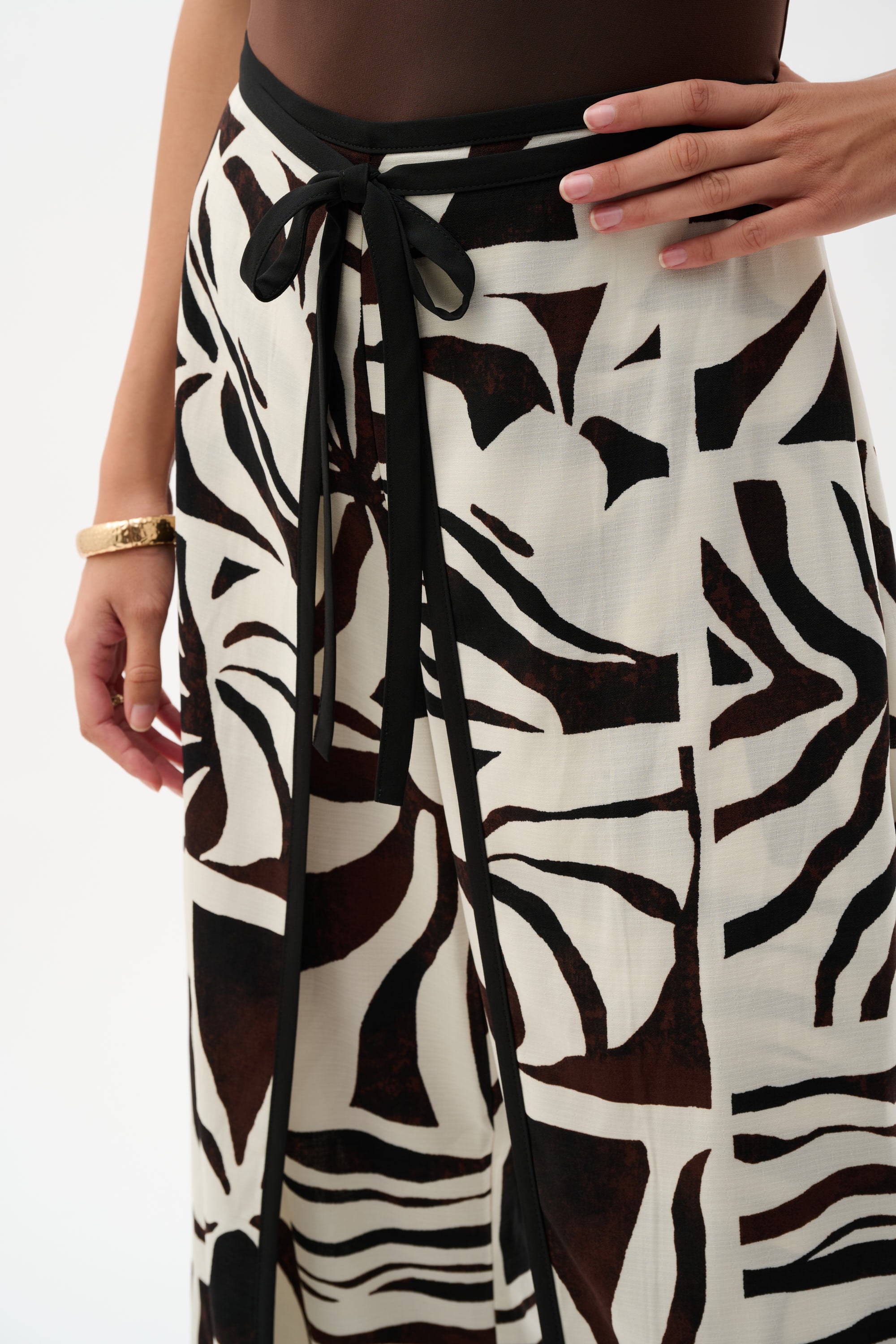 JOSEPH RIBKOFF TROPICAL PRINT TROUSERS 262056-1109 126