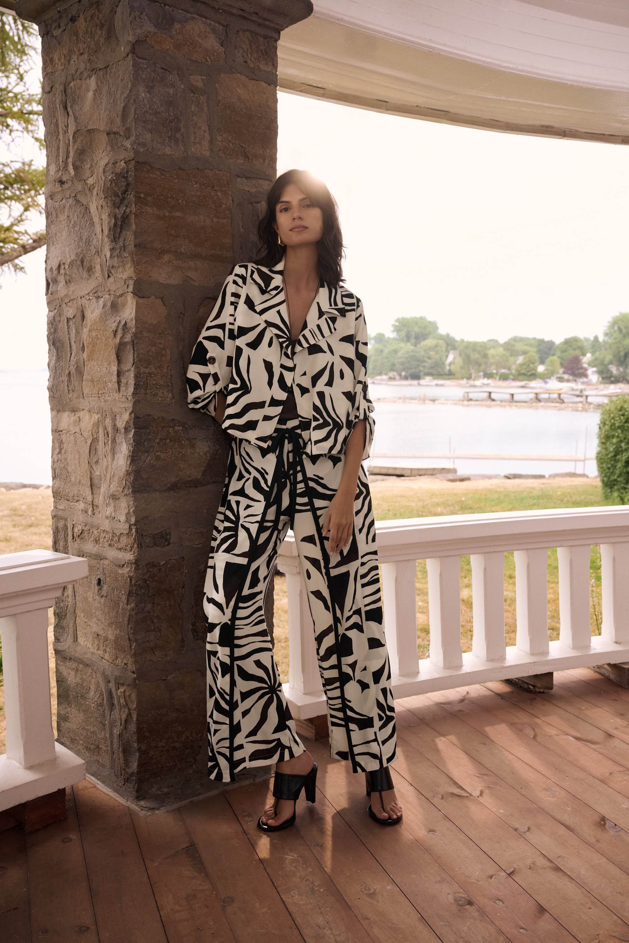 JOSEPH RIBKOFF TROPICAL PRINT TROUSERS 262056-1109 126