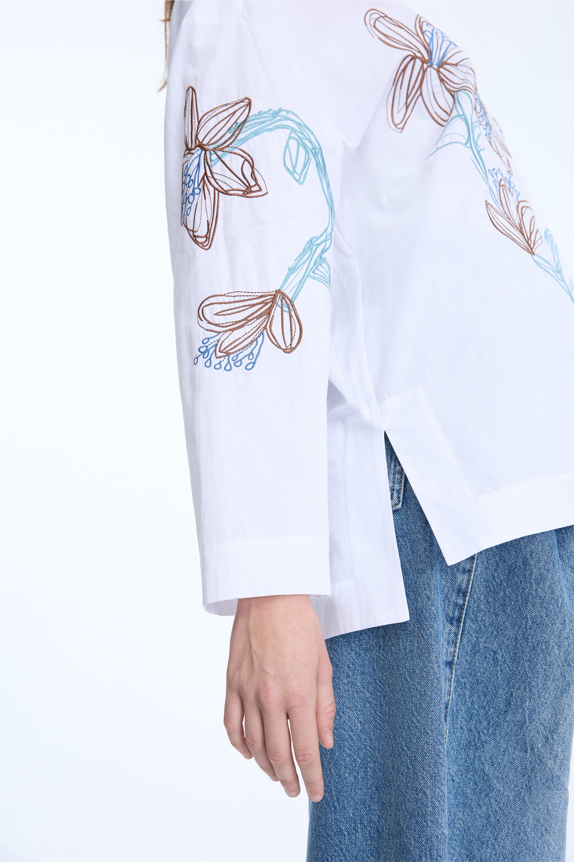 MUNTHE WHITE EMBROIDERED OVERSIZED BLOUSE NICOLETTE 226